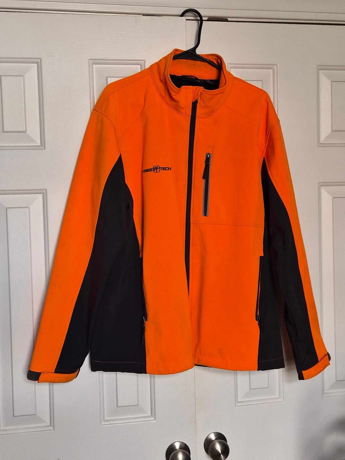 Size Large FreeTech Orange Black Mid-Length Softshell Jacket Men Zip Logo Accent
