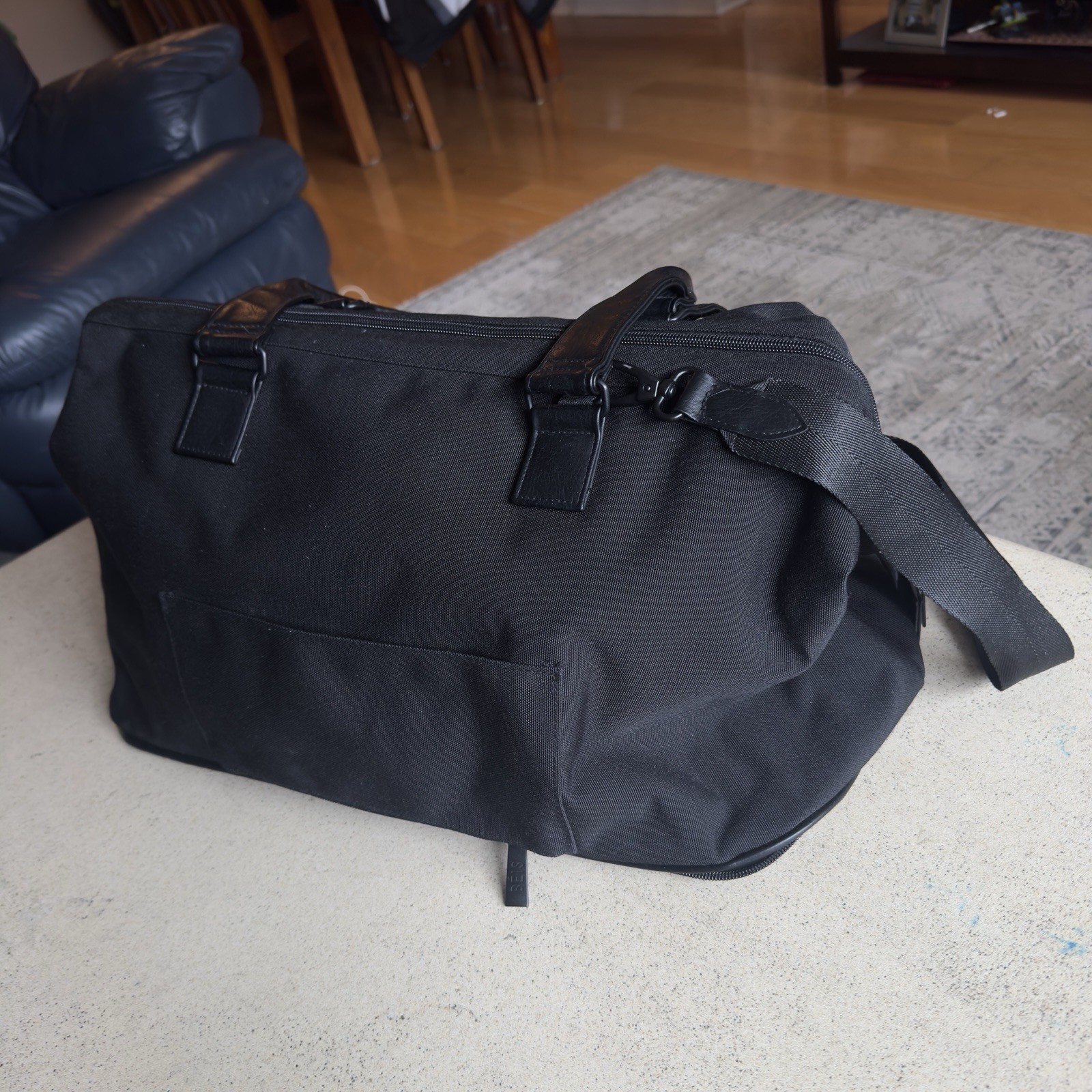 BEIS The Weekender Large Bag in Black FLAW-Missing Bottom Section 19x12x10