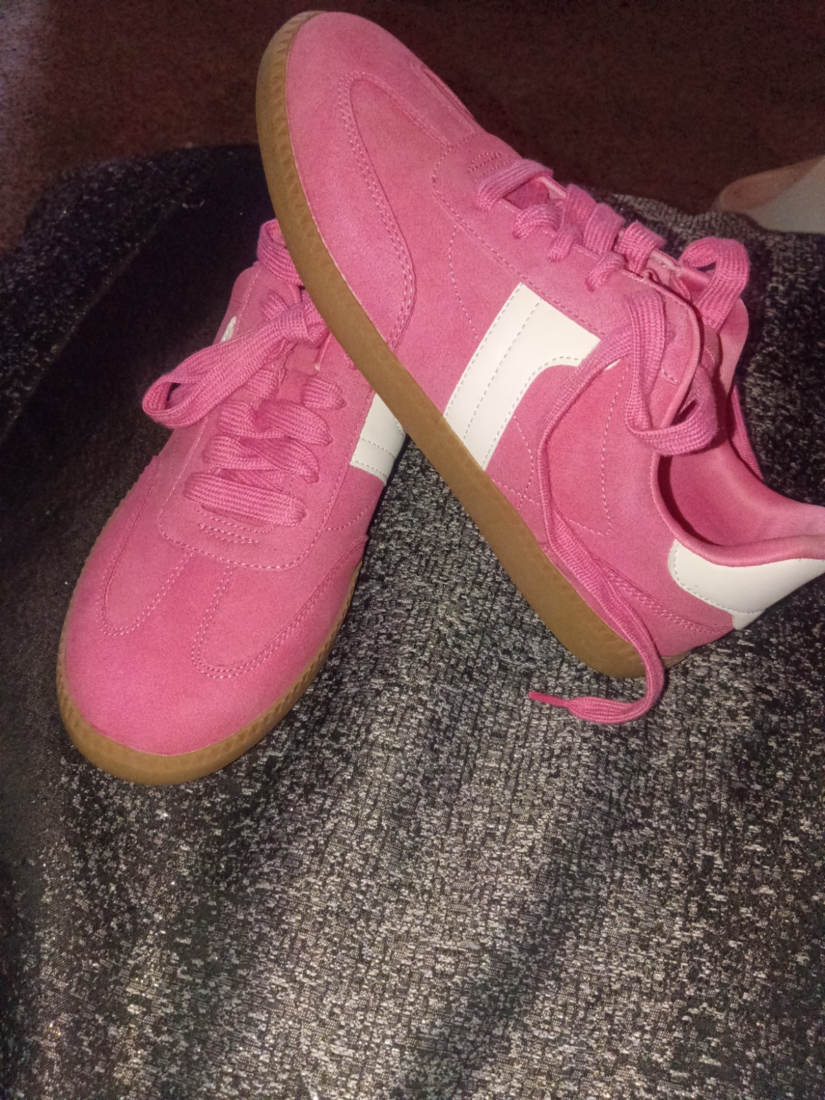 Wonder Nation Teens Pink Low-Top Lace-Up Athletic Sneakers White Stripe Gum Sole