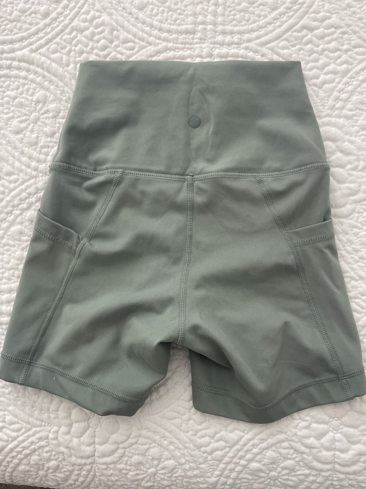 Yogalicious Lux Everyday 5″ Biker Shorts XS Light Green Gray Stretch Knit