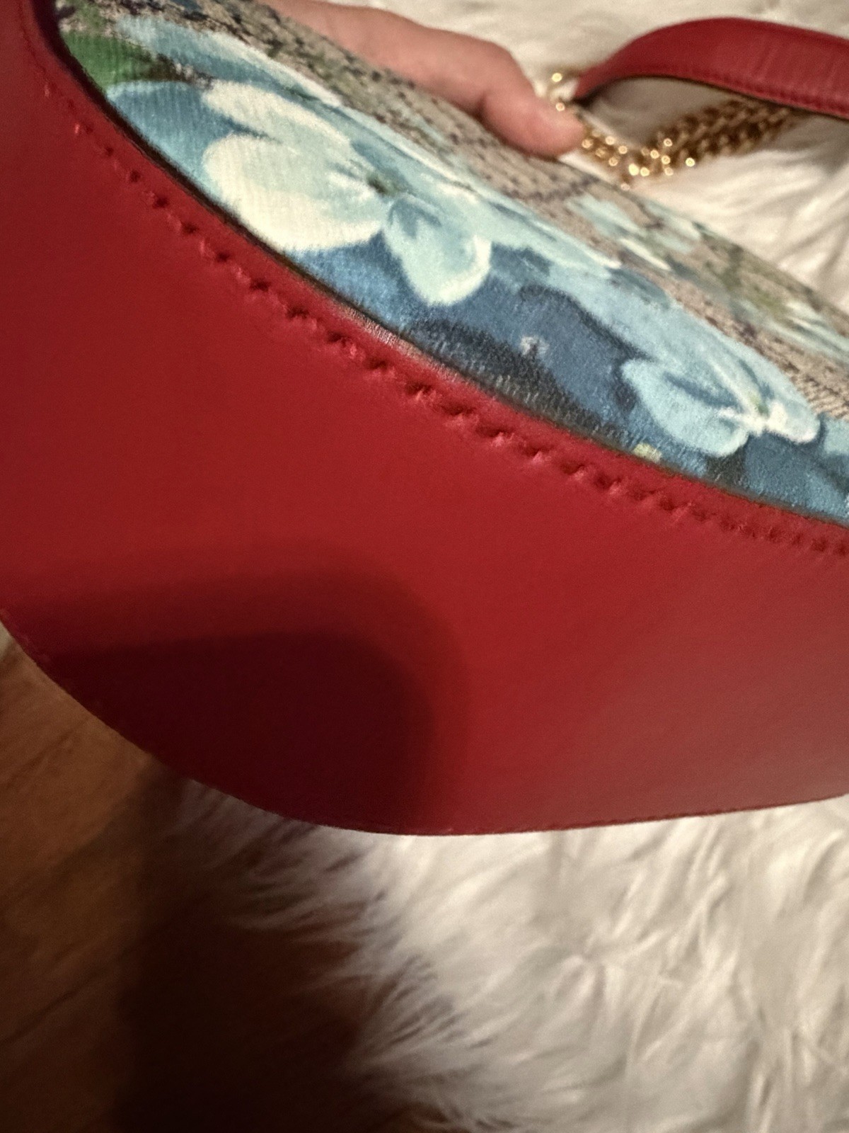 Gucci Beige GG Supreme Blooms Crossbody Chain Strap