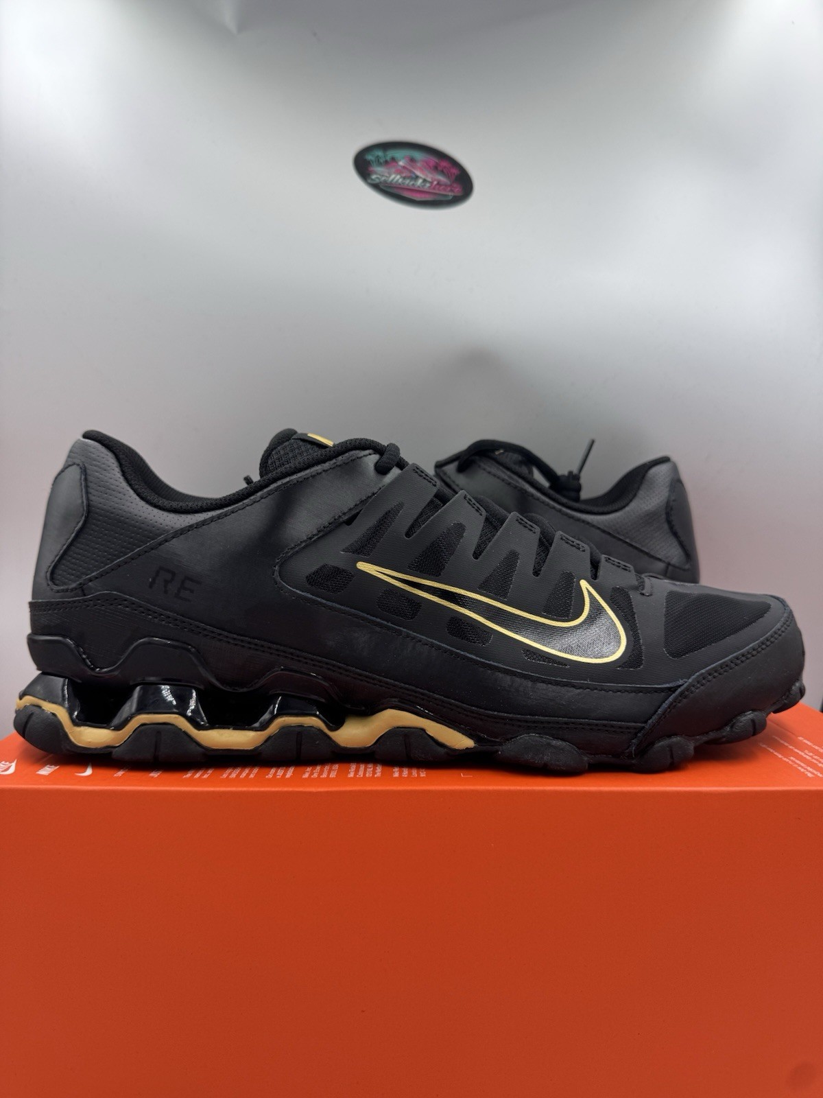 Nike Reax 8 TR Mesh Black Metallic Gold 621716-020 Size 13