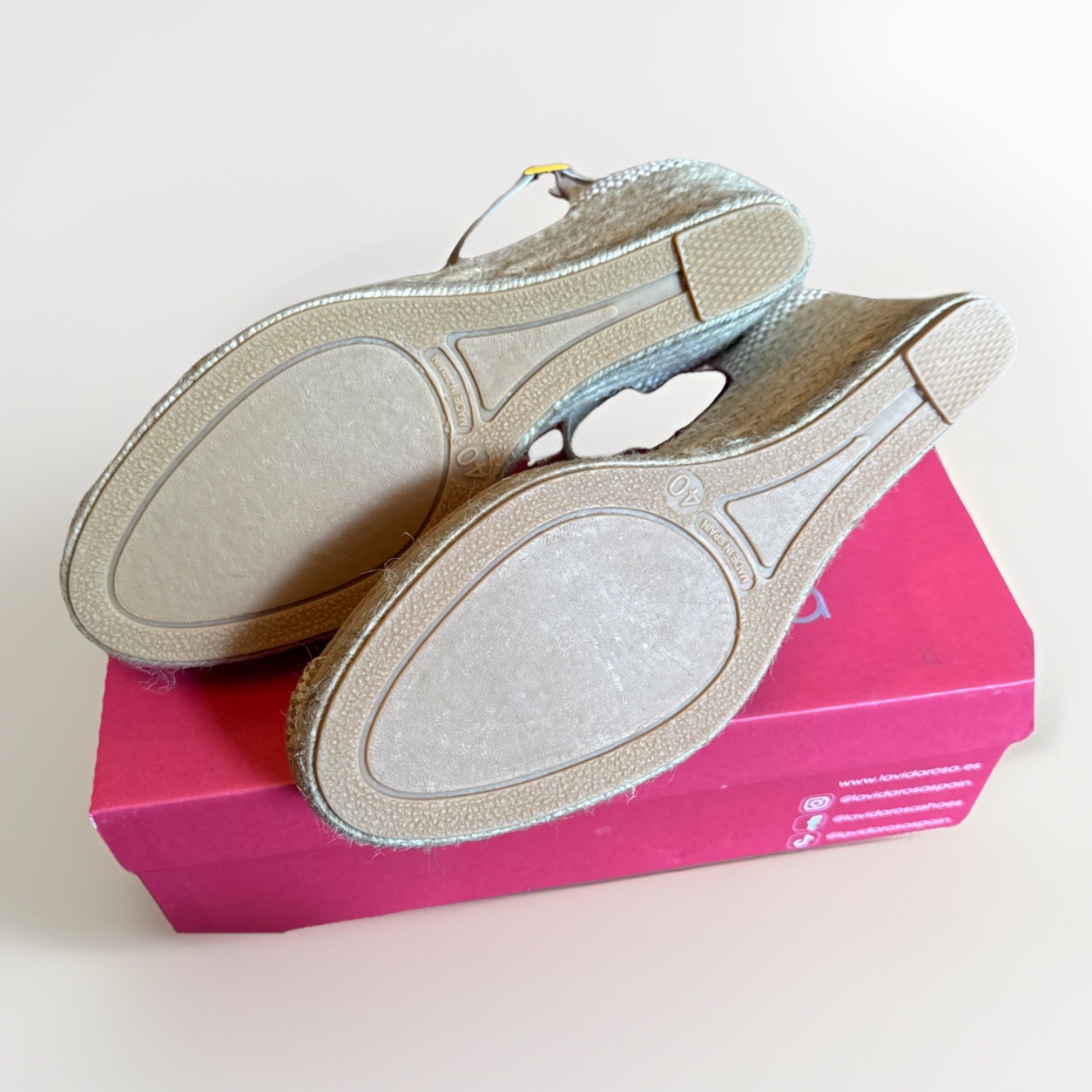 New La Vida Rosa Tan Beige Espadrille Wedge Heels Ankle Strap Sandals Shoes 9
