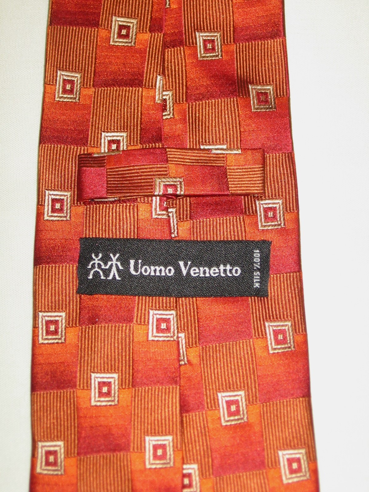 UOMO VENETTO Mens Silk Tie Necktie Red Orange Brown Geometric Design
