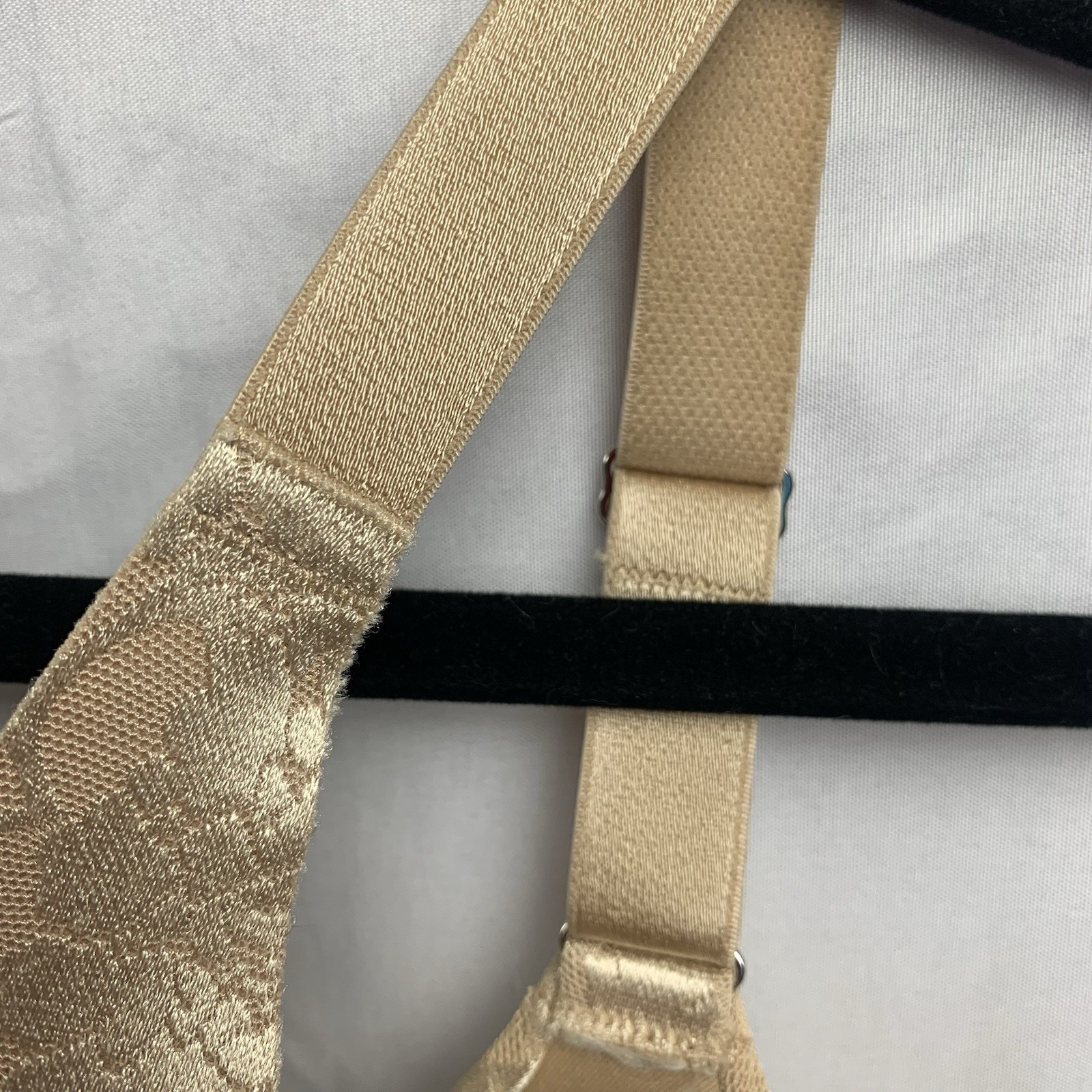 Soma Vanishing Back Full Coverage Bra Size 36G Front Closure Floral Lace Beige