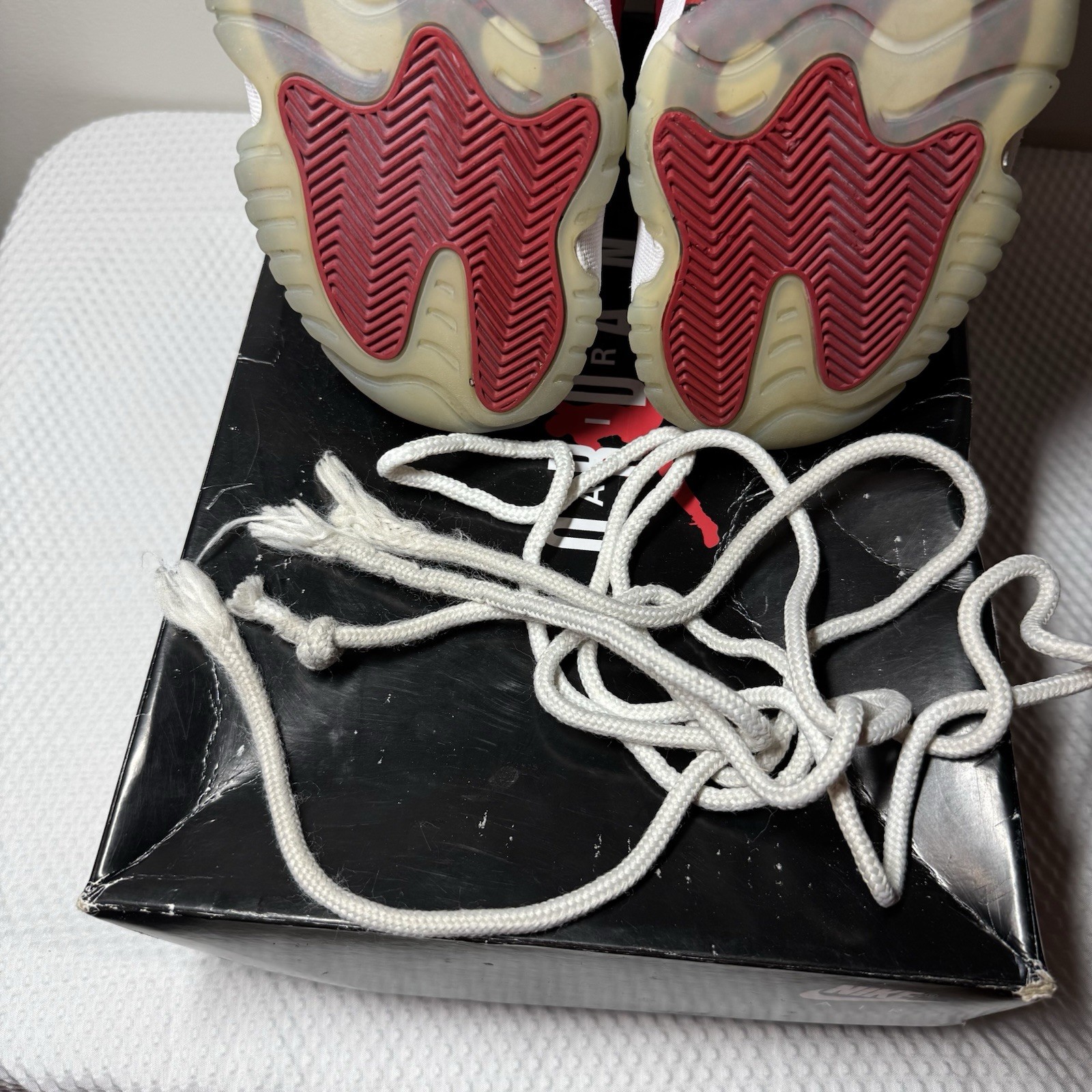 Jordan 11 Retro High Cherry 8 Pre-Owned CT8012-116 Red White W Box Lace Issue