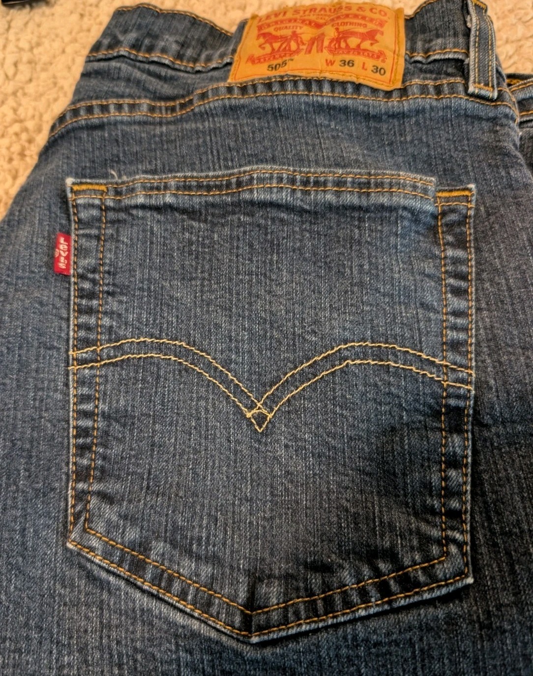 Levi’s 505 Men’s Blue Denim Jeans Straight Leg Regular Fit Mid Rise 5-Pocket
