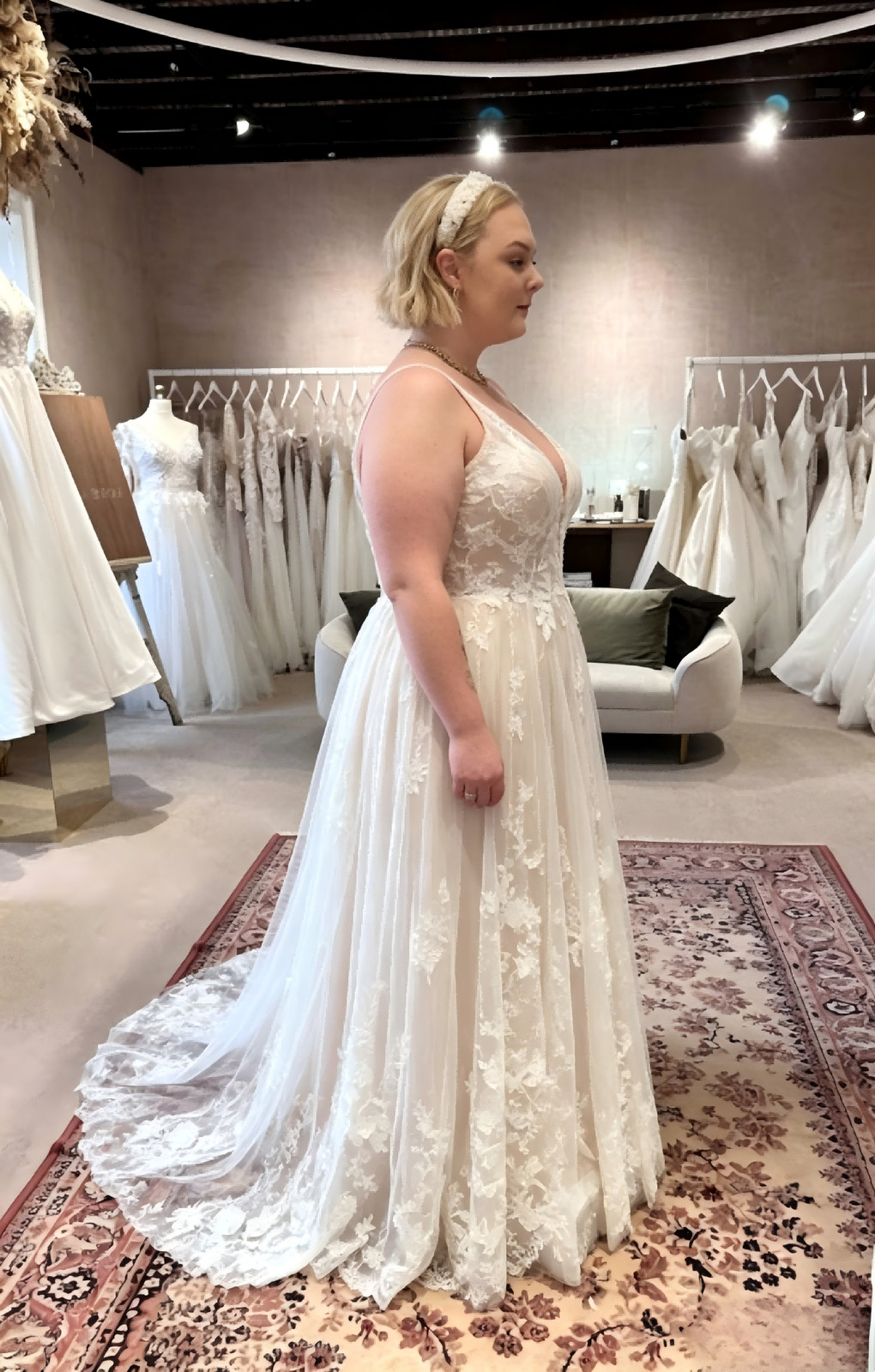 Plus Size A Line Boho Wedding Dresses Deep V Lace Tulle Train Curvy Bride