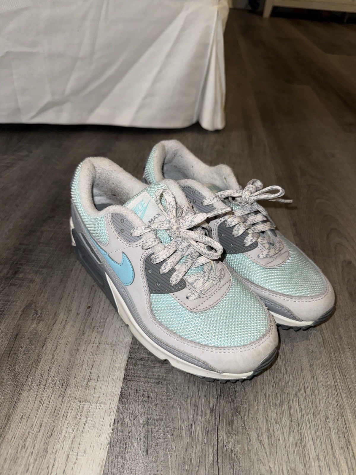 Size 6.5 – Nike Air Max 90 Snowflake