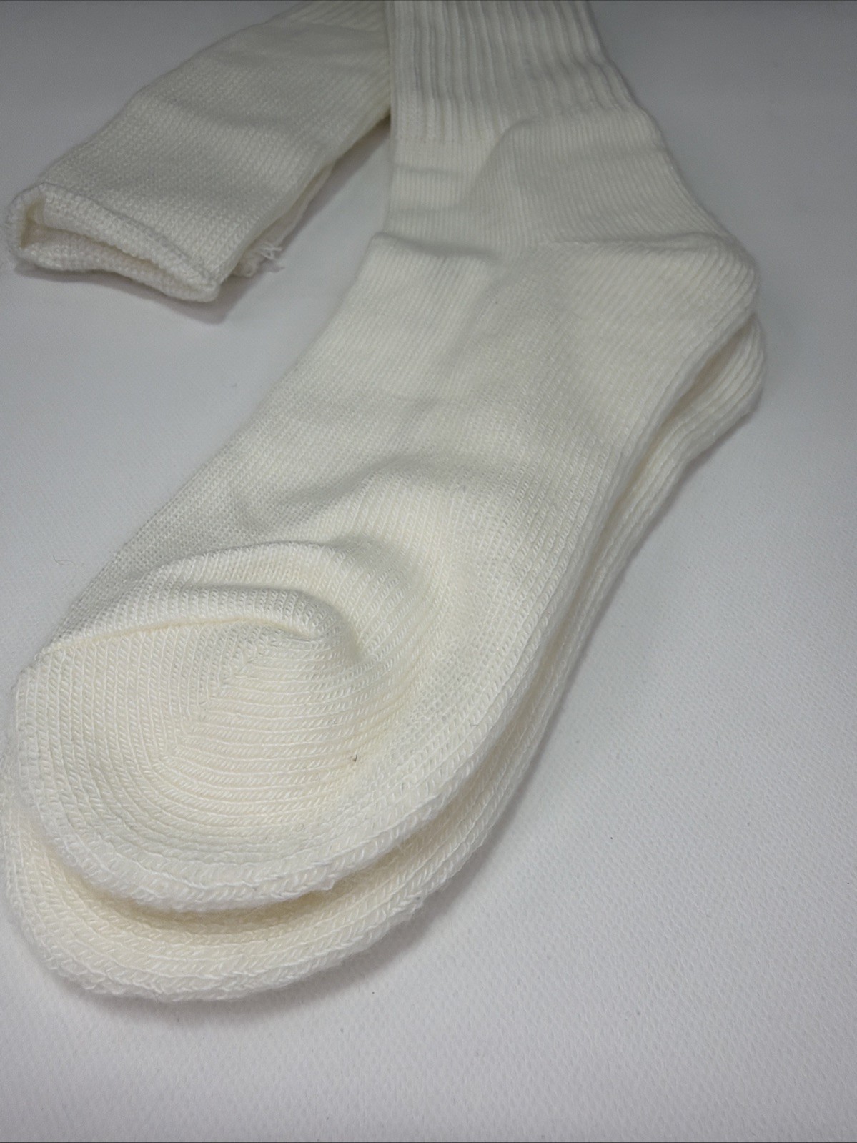 VTG Socks 9-11 26″ White Thick Acrylic 80s 90s USA Made Comfortable Sports