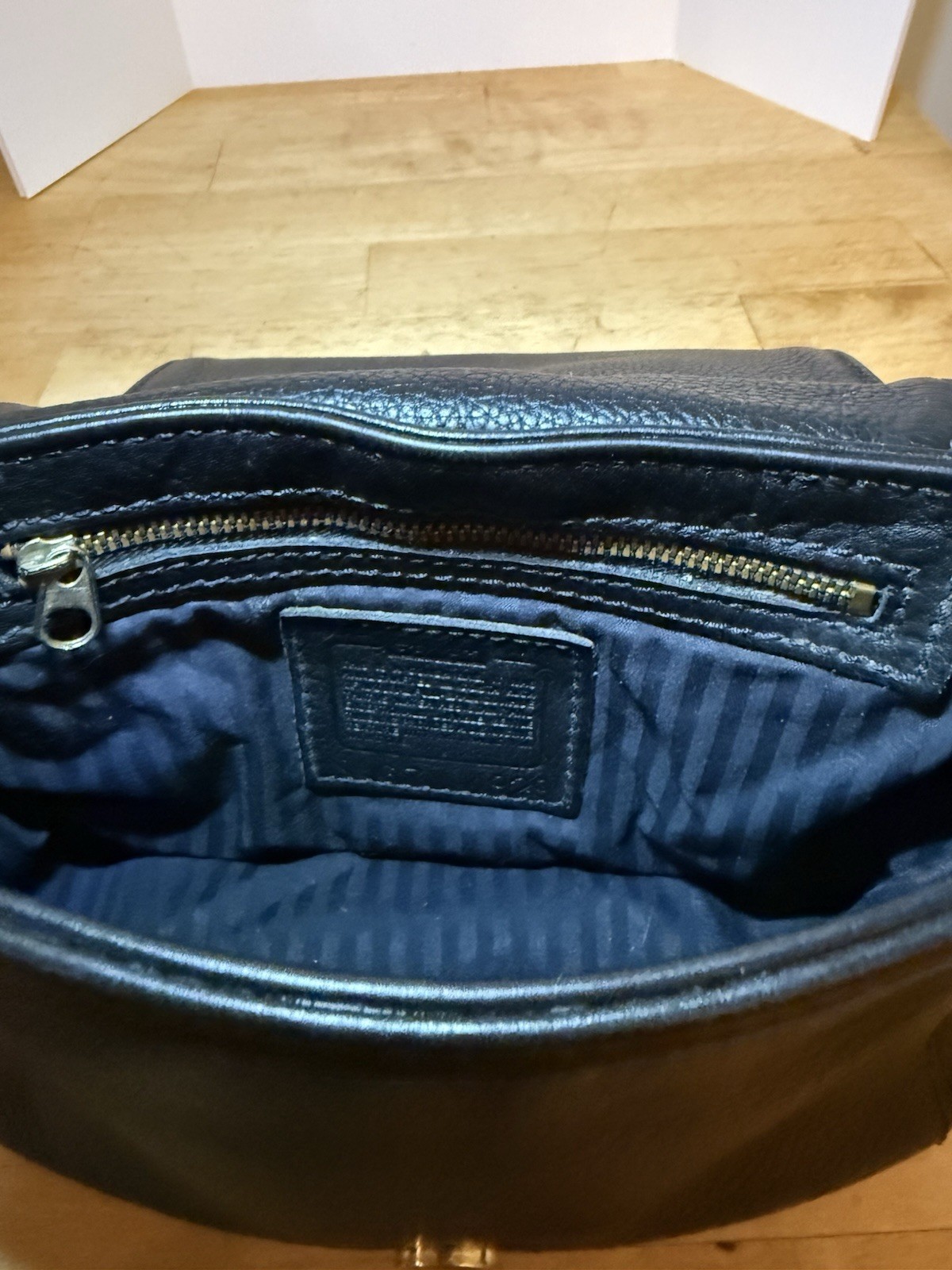 Coach 1997 Vintage G7M-4929 Sonoma Small Full Flap Black USA Full Grain Cowhide