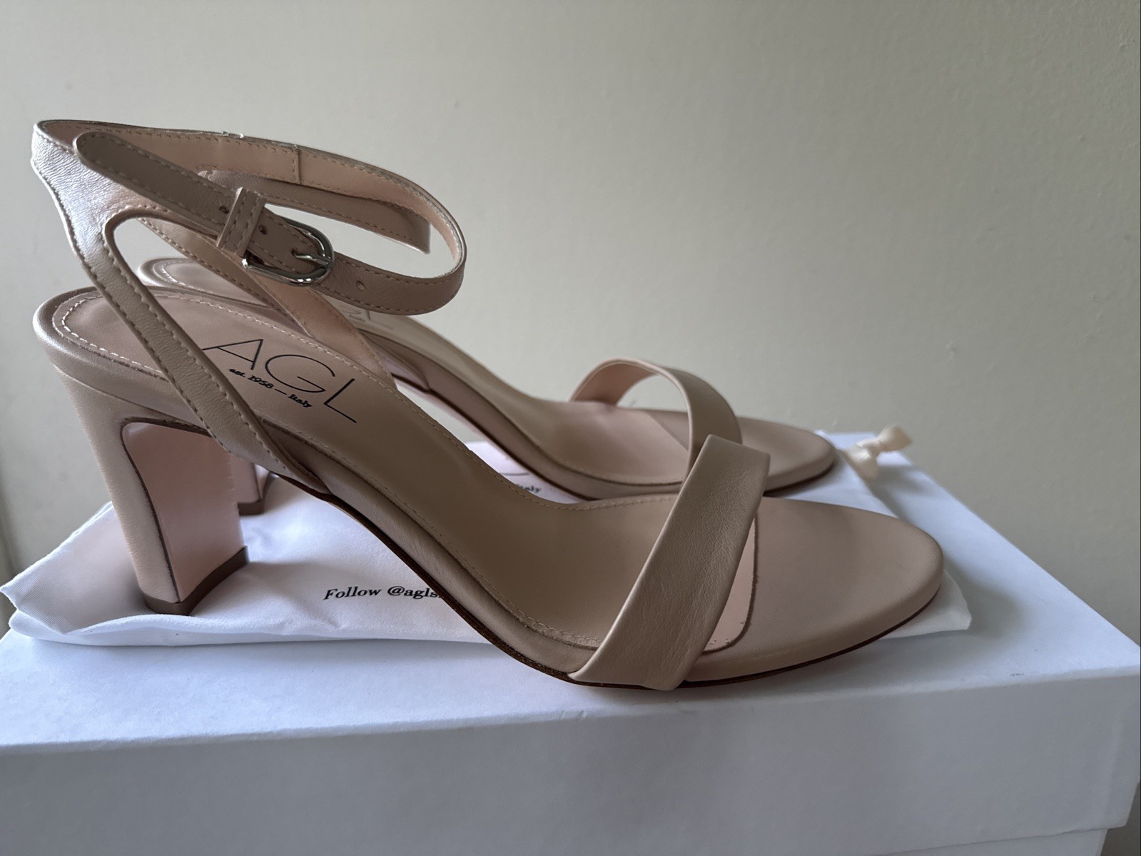 AGL Bernadette In Ghibli Size 39 US 8.5 Leather Sandals Heels NIB Dustbag