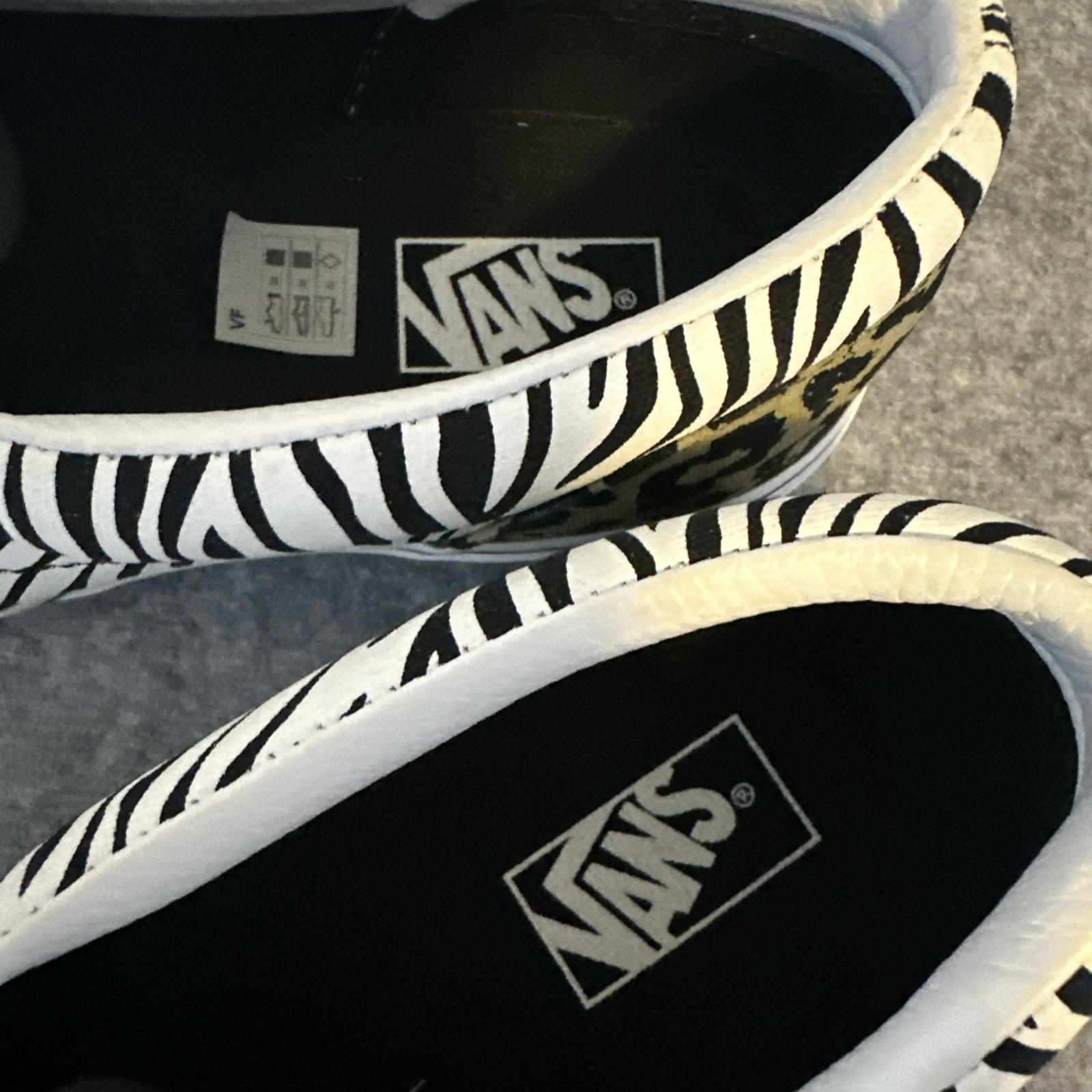 Vans Classic Slip-On Leopard Zebra Animal 5.5Y Women’s 7 VN0A4UH82JK Shoes New