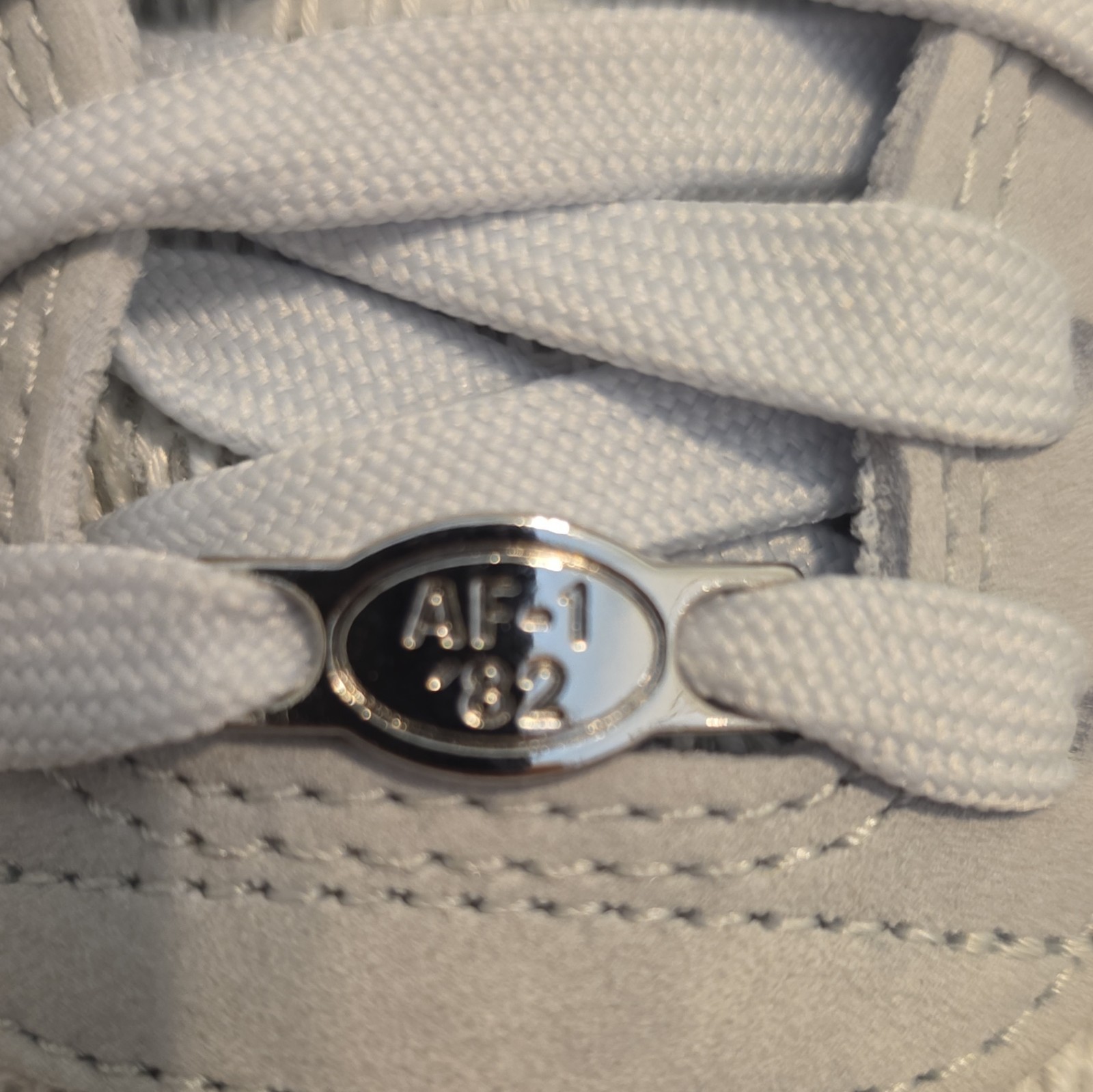 Nike Air Force 1 ’07 LV8 Off White/Summit White Men’s Low Top Sneaker 10.5 m