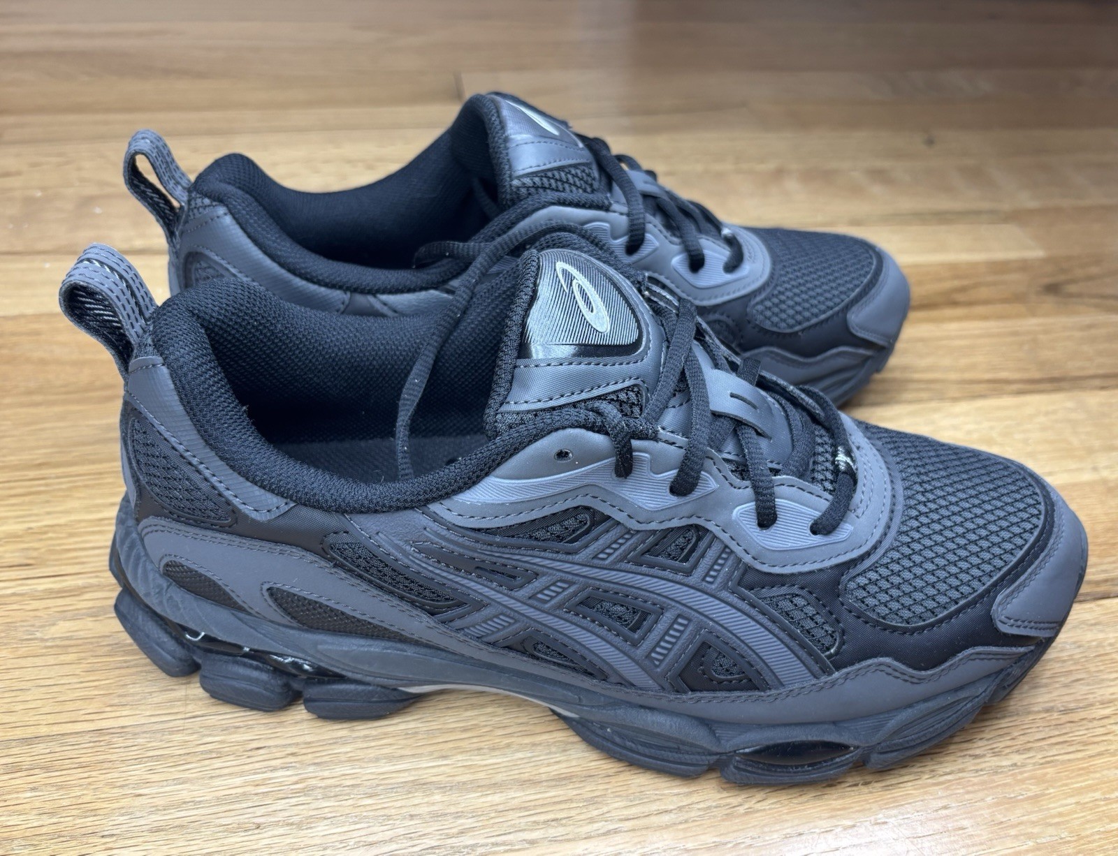 Size 8.5 Men’s – ASICS Gel NYC RGD Graphite Grey Black