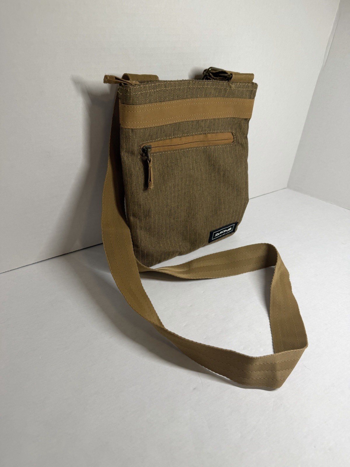 Dakine Jive Crossbody Bag Rip Stop Fabric Caramel Brown w/ Adjustable Strap B15