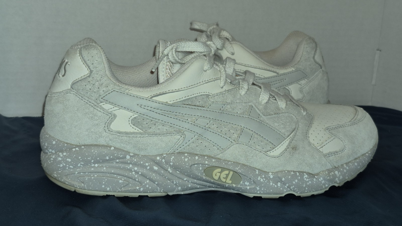 Asics Men’s Gel Diablo Shoes Size 11. Excellent Condition. White And Silver.