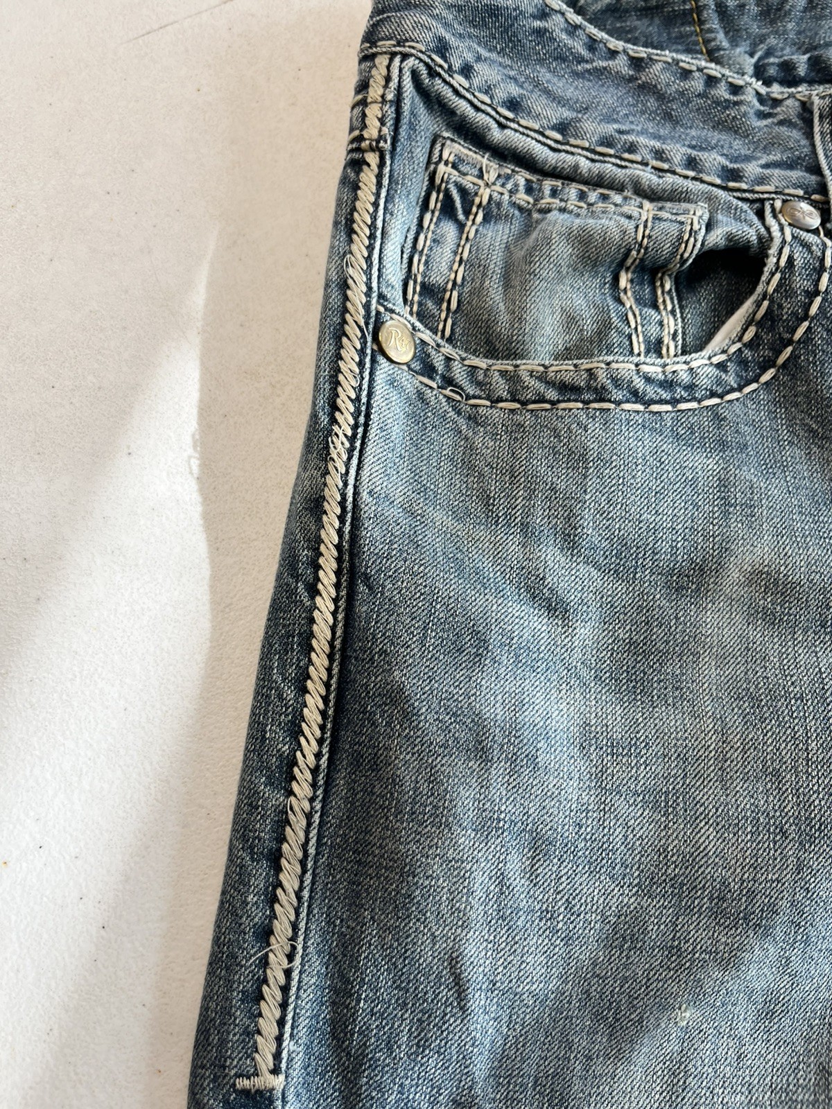 Wrangler Rock 47 Jeans Men’s Relaxed Boot Cut Thick Stitch Denim Size 32×36