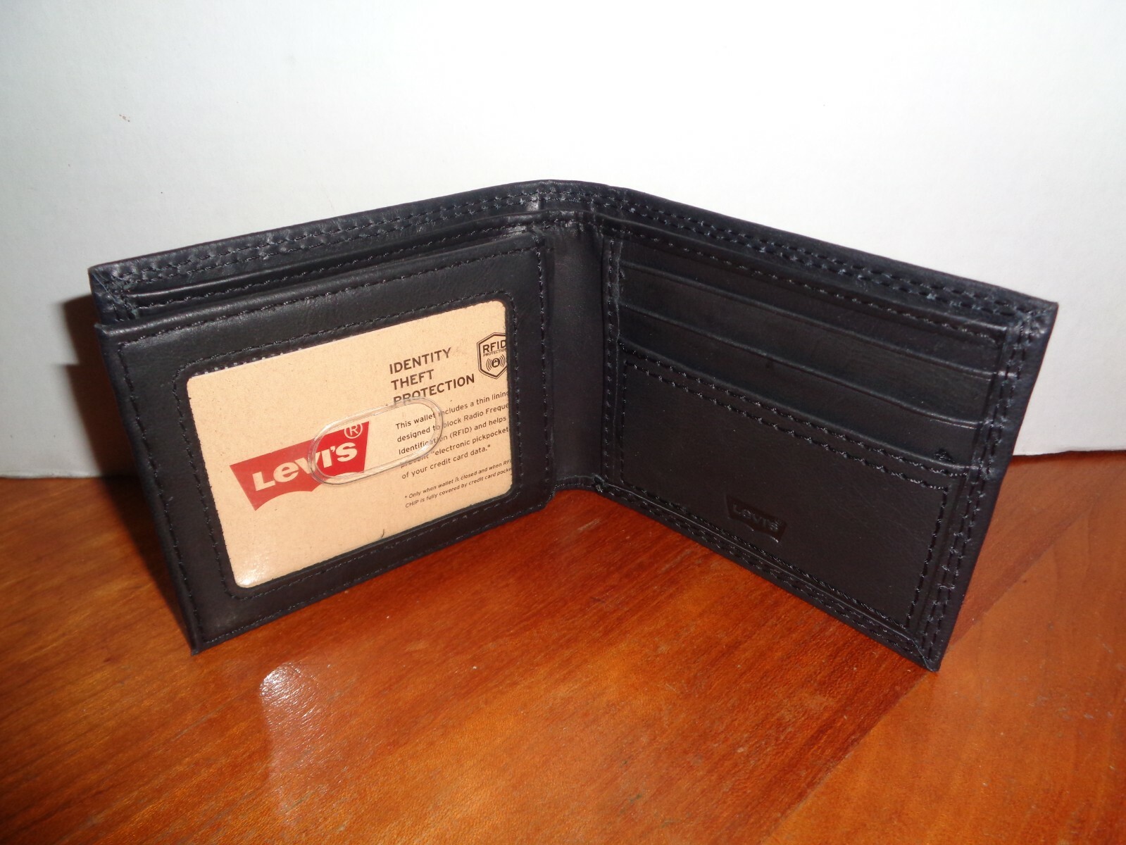 Levi’s Mens Genuine Leather Bifold Extra Capacity Wallet 9 Slots ID Window Black