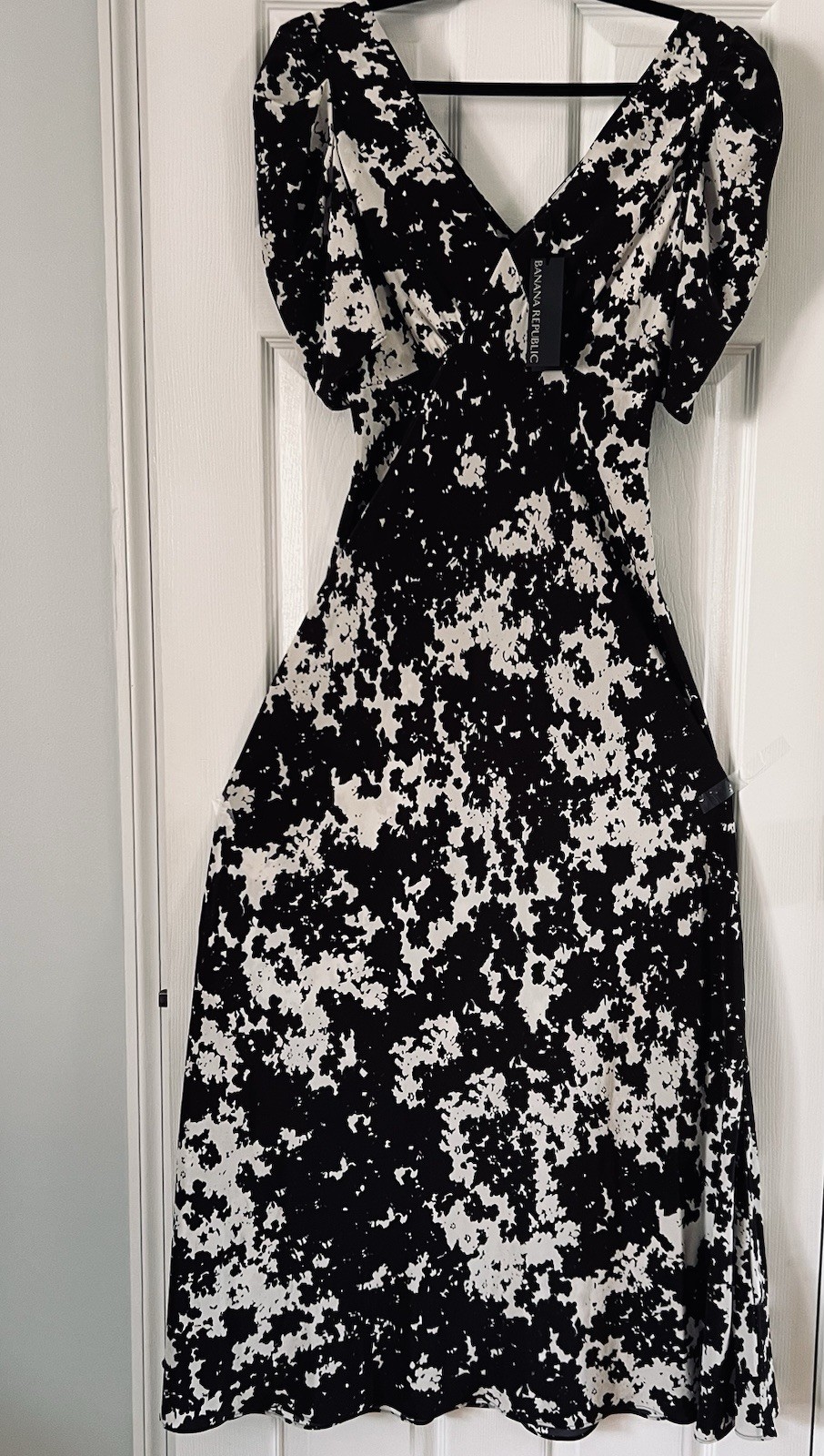 Banana Republic Matte 100% Silk Maxi Dress Size 8/T – Pit To Pit 35,5 Inches New