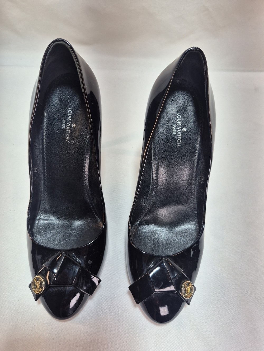 Louis Vuitton Fiance patent leather pumps black bow Toe Women’s 37 AUTHENTIC