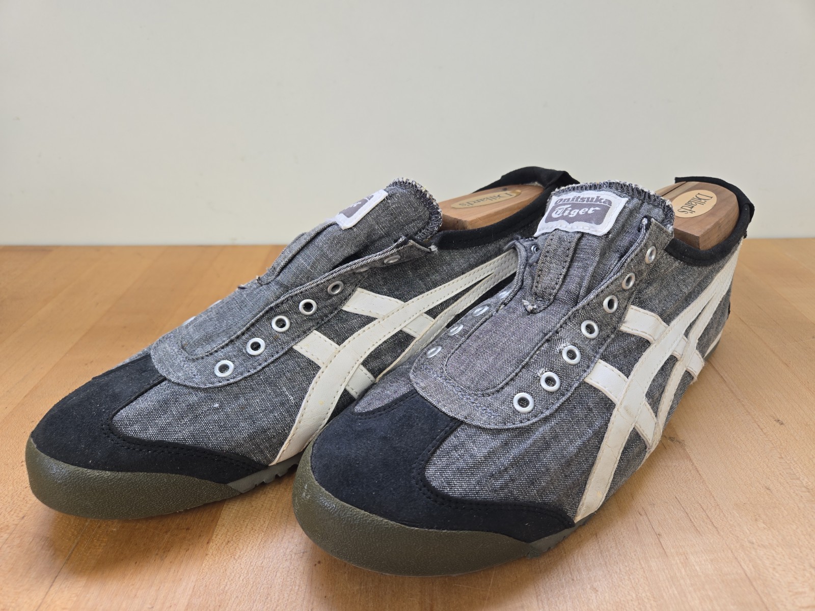 Onitsuka Tiger Mexico 66 Slip-On Gray Canvas Sneakers Men’s 8.5