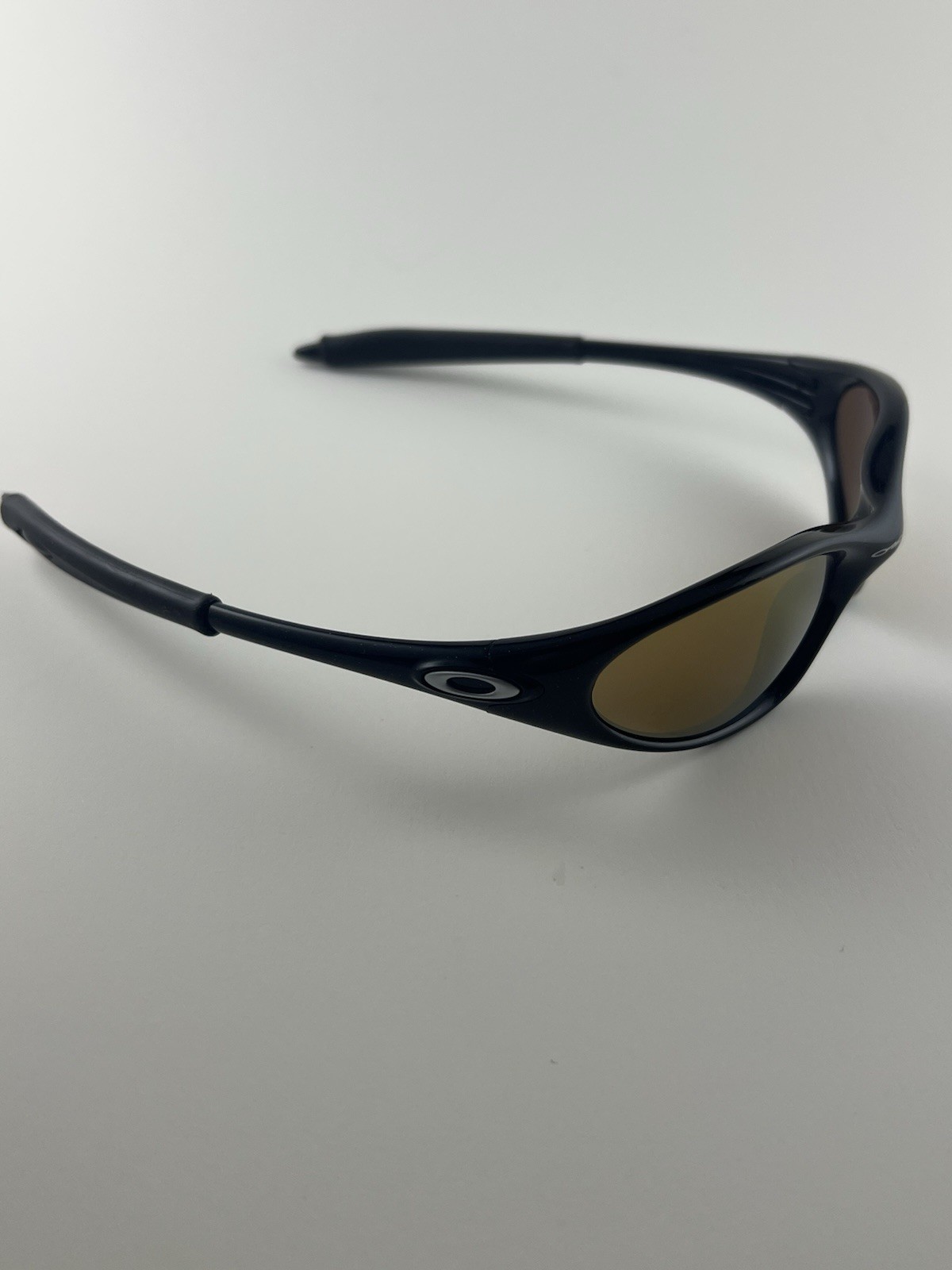 Oakley Minute 1.0 Metallic Black Frame Gold Iridium Lens Silver Icons XX RARE