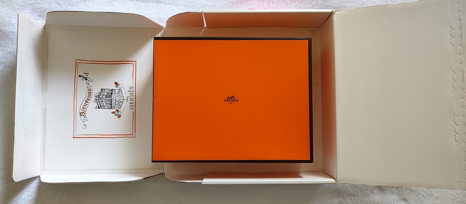 New Authentic Yellow Hermès Oran Leather Women’s Sandals 9.5 US / 40 EU / 7.5 UK