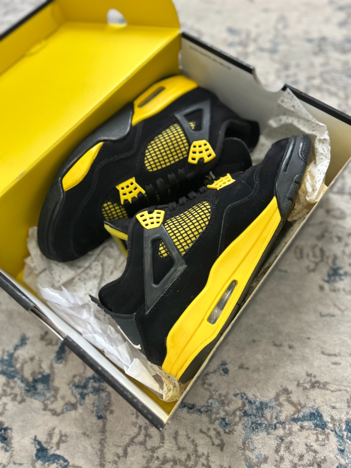 Size 10 – Air Jordan 4 Retro Thunder Original Box 2023 Good Condition