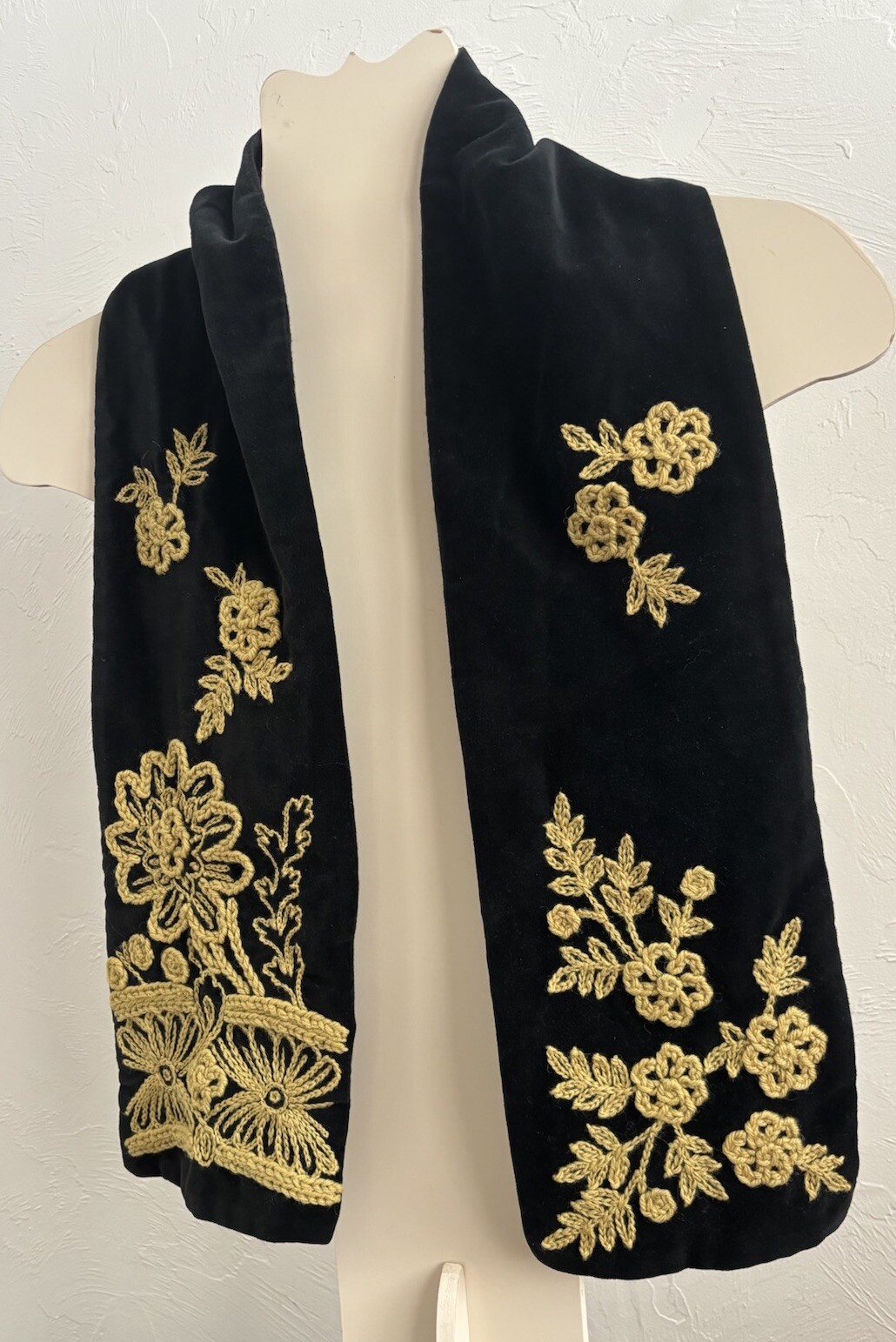 Megan Park England Black Velvet Crocheted Floral Scarf 60″x 6.25″ Made In India!