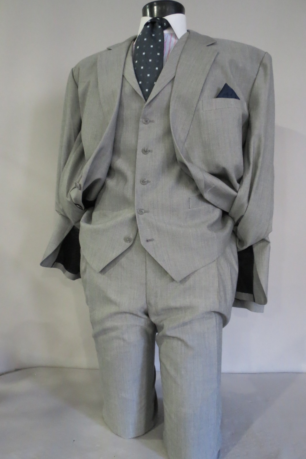Classic Savile Row Tailoring Hong Kong bespoke Shark skin gray bespoke suit 52 L