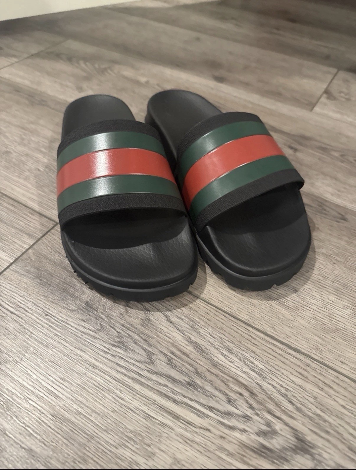 Gucci Men’s Leather Slide Sandals Black w/ Green Red Web Stripe Logo, 9