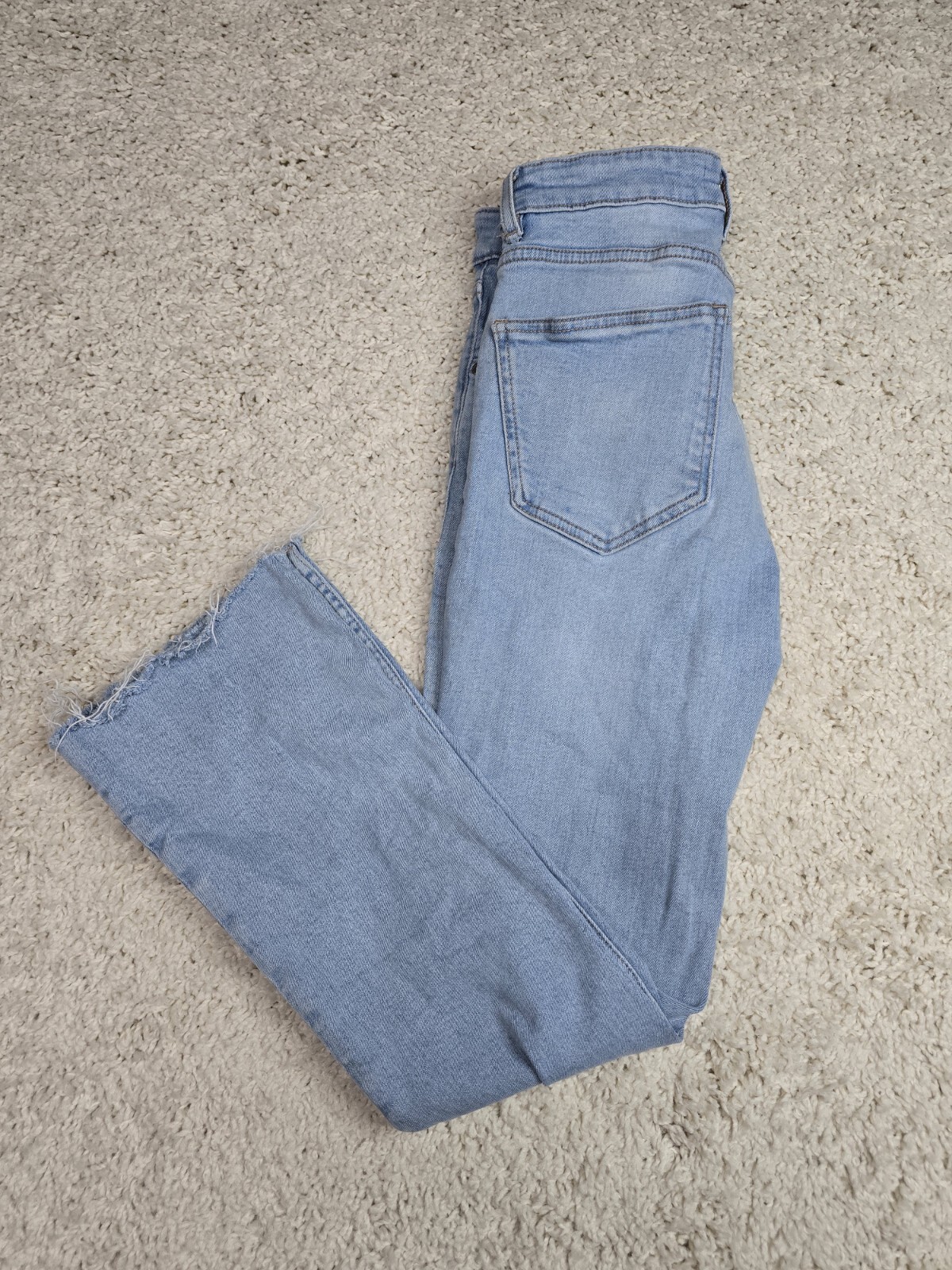 Zara Jeans Womens 4 (26×26) Relaxed Straight High Rise Medium Wash Raw Hem Denim