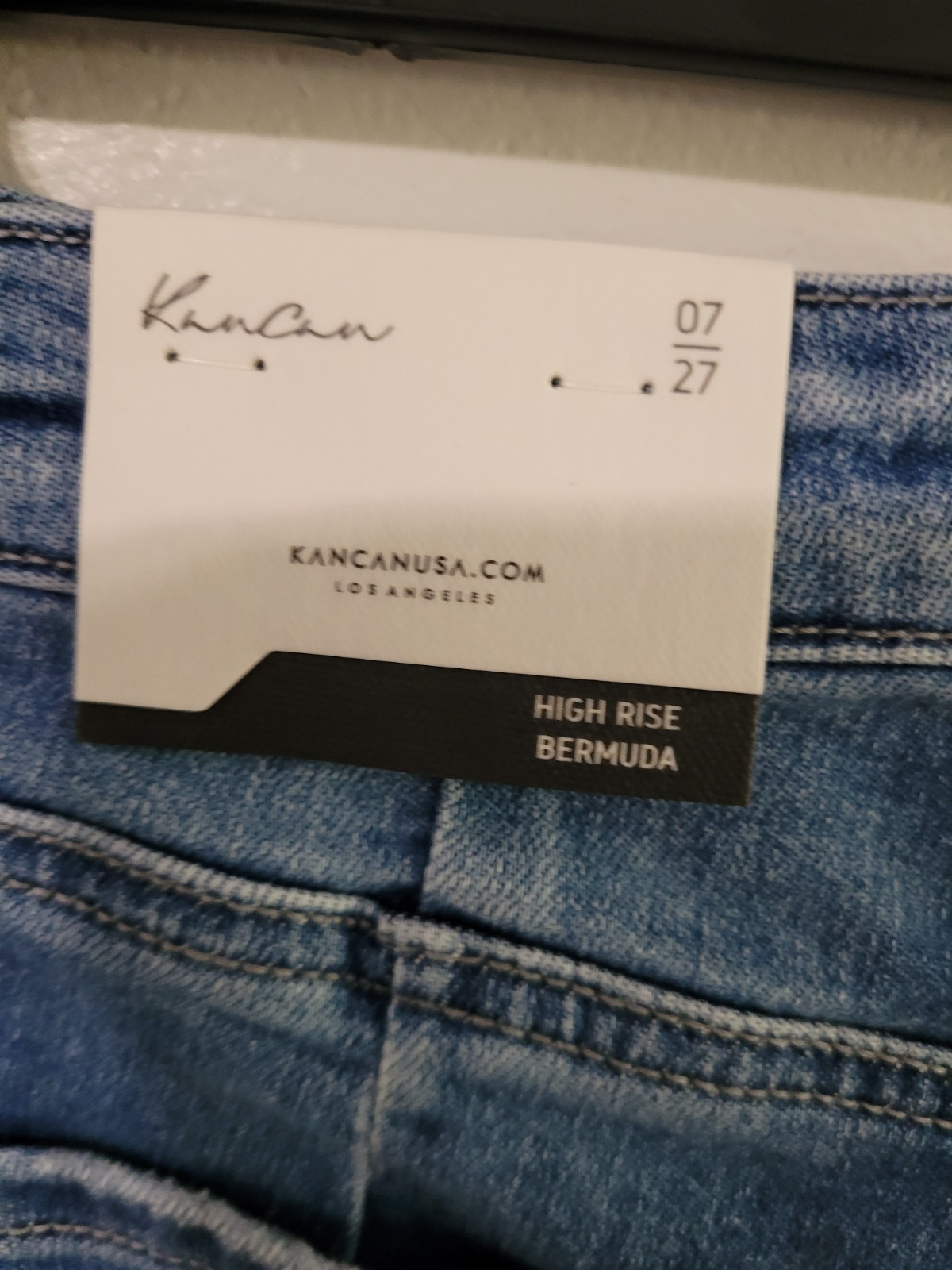 NWT KanCan High Rise Bermuda Shorts 07/27 Style: KC2561M