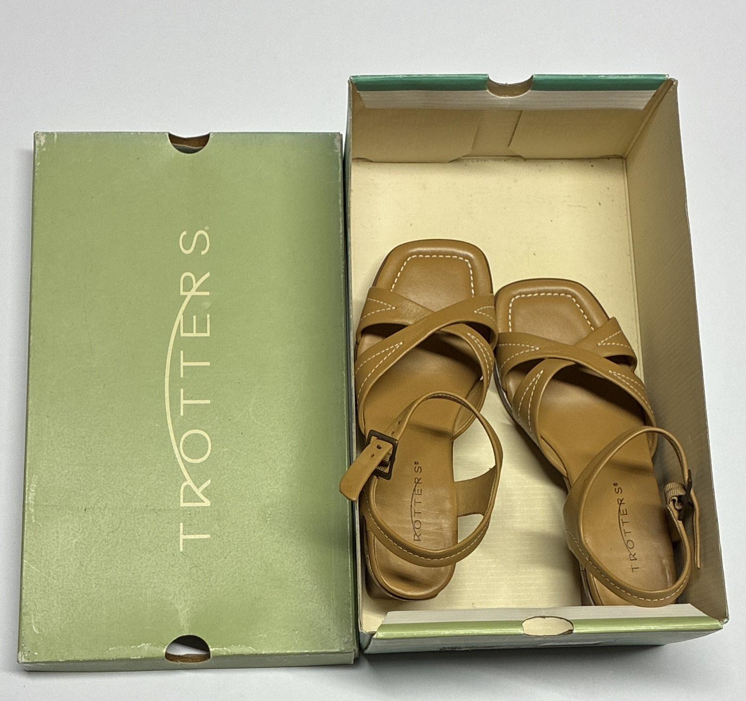 Trotters Women’s Light Camel Strappy Ankle Strap Sandals Buckle US 5 M