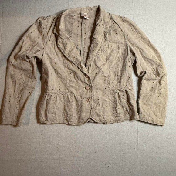 cream lace eyelet cottagecore blouse jacket 🤍