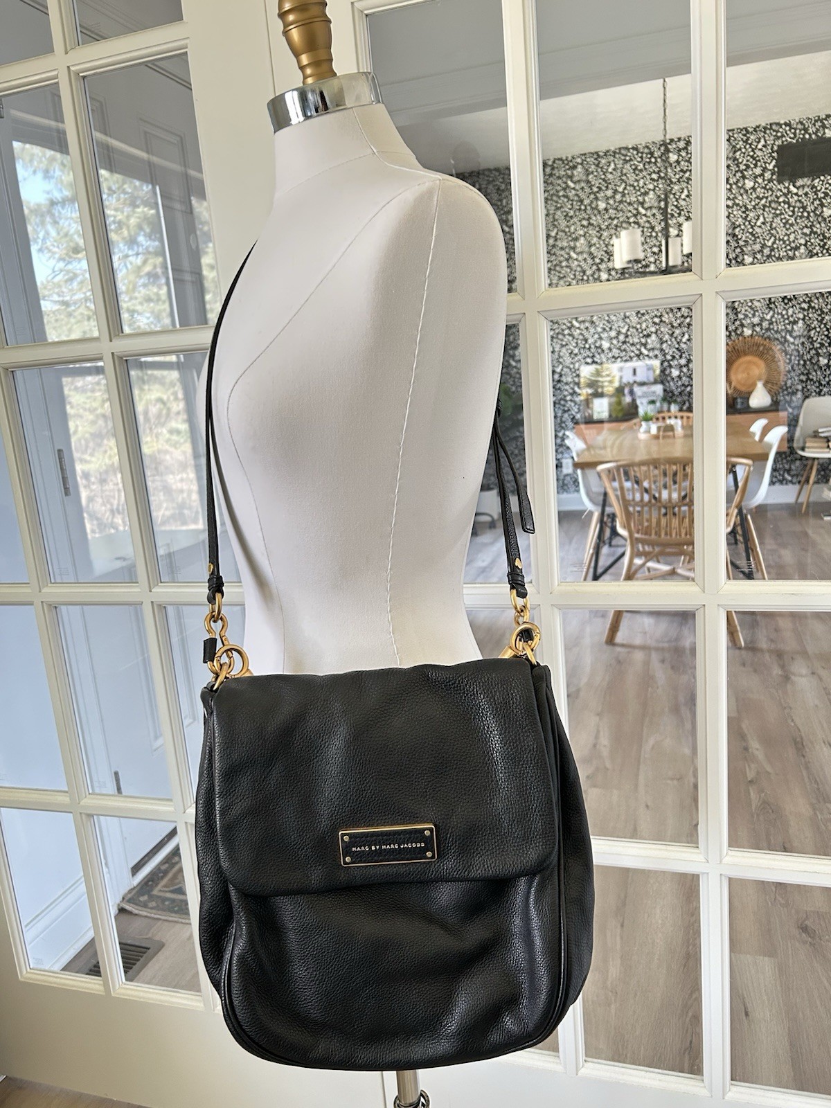 Marc by Marc Jacobs Black Medium Crossbody Bag Magnetic Flap Gold Hardware EUC
