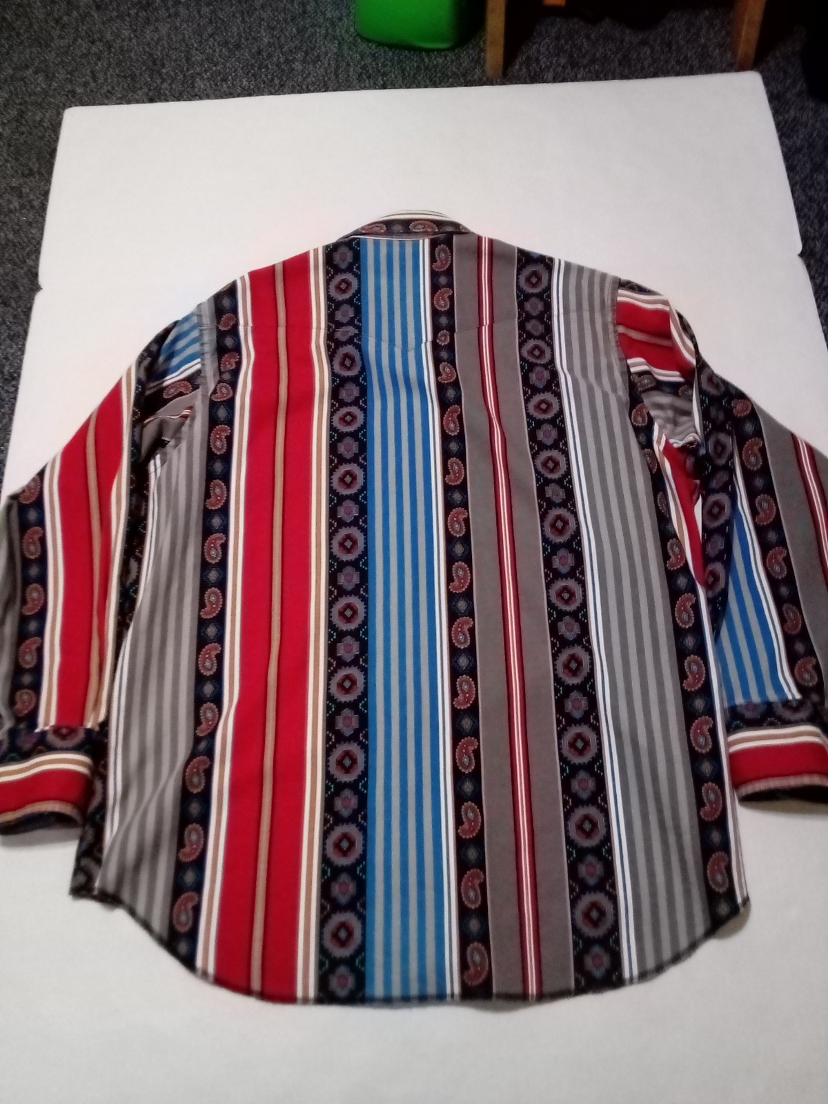 Vintage 90s Wrangler Brushpopper Western Black Pearl Snap Aztec USA Shirt