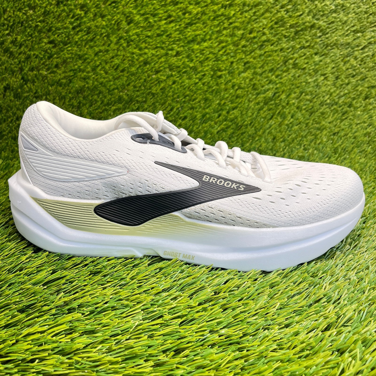 Brooks Ghost Max 3 Mens Size 9.5 White Black Athletic Running Shoes Sneakers