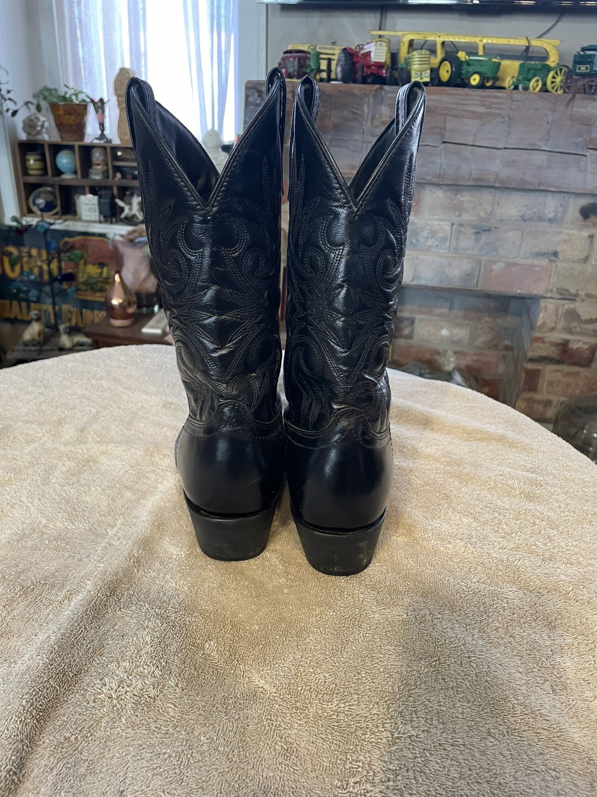 Laredo Paris 4240 Black Leather Round Toe Western Cowboy Boots Men’s Size 8.5 EW