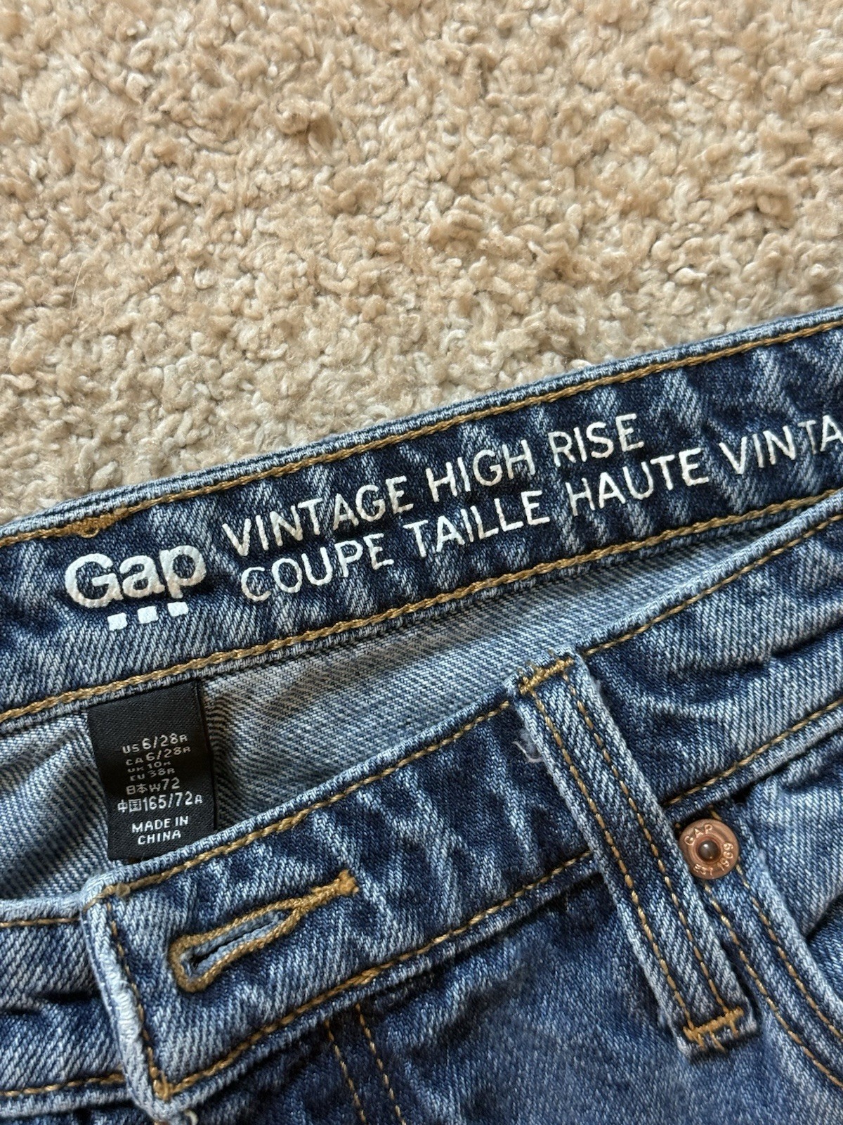GAP Vintage High Rise Ripped Jeans Size 28