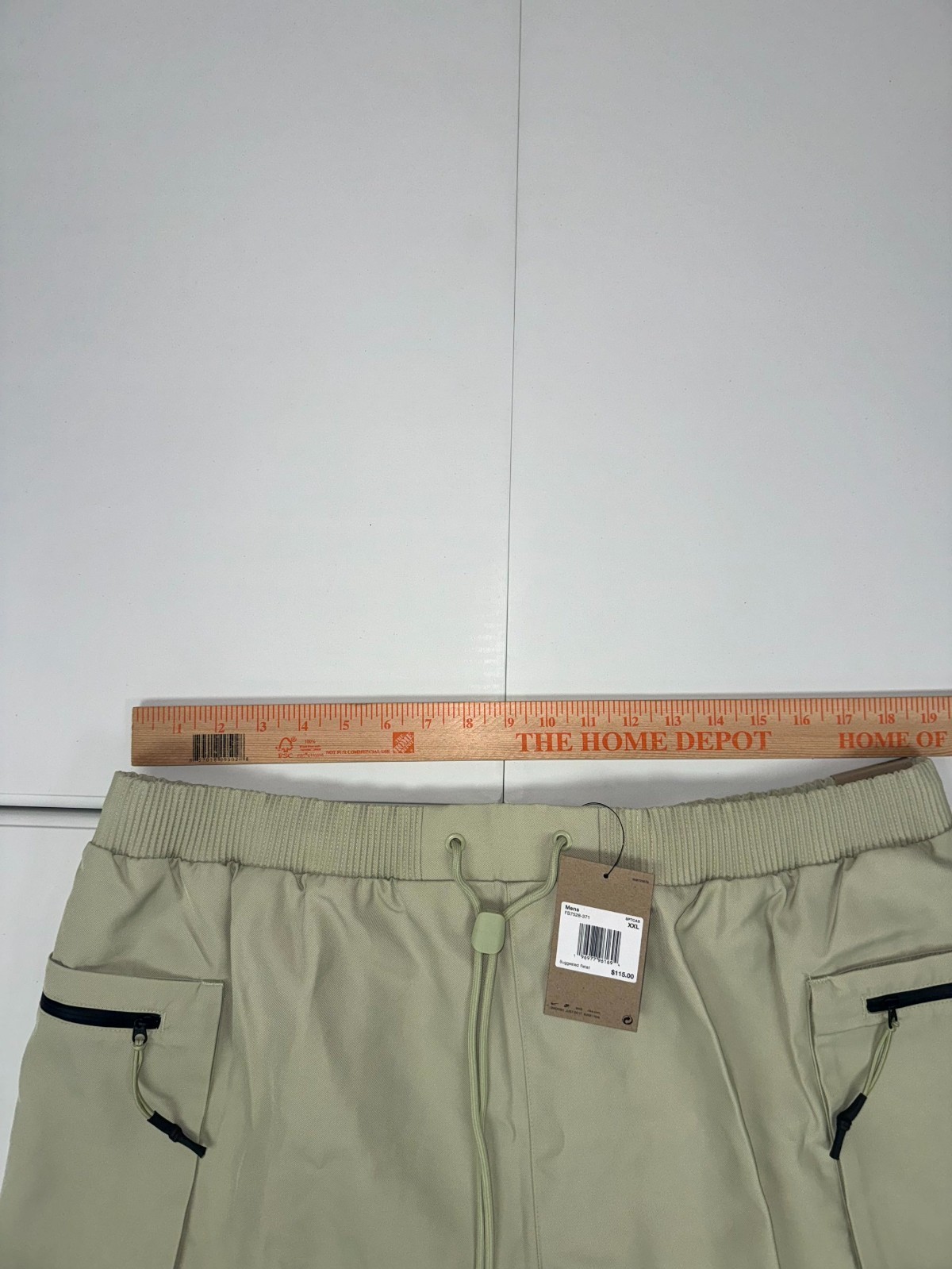 Nike Sportswear Tech Pack Loose Fit Utility Shorts Mens Olive FB7528-371 Sz 2XL