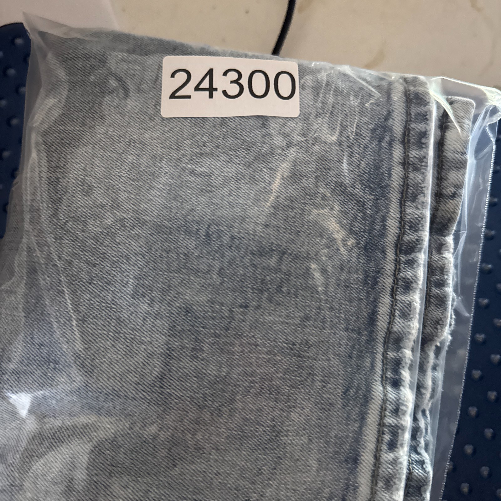 Silver Jeans Mens 34×34 Blue Craig Washed Out Faded Denim Pants Stretch Stone