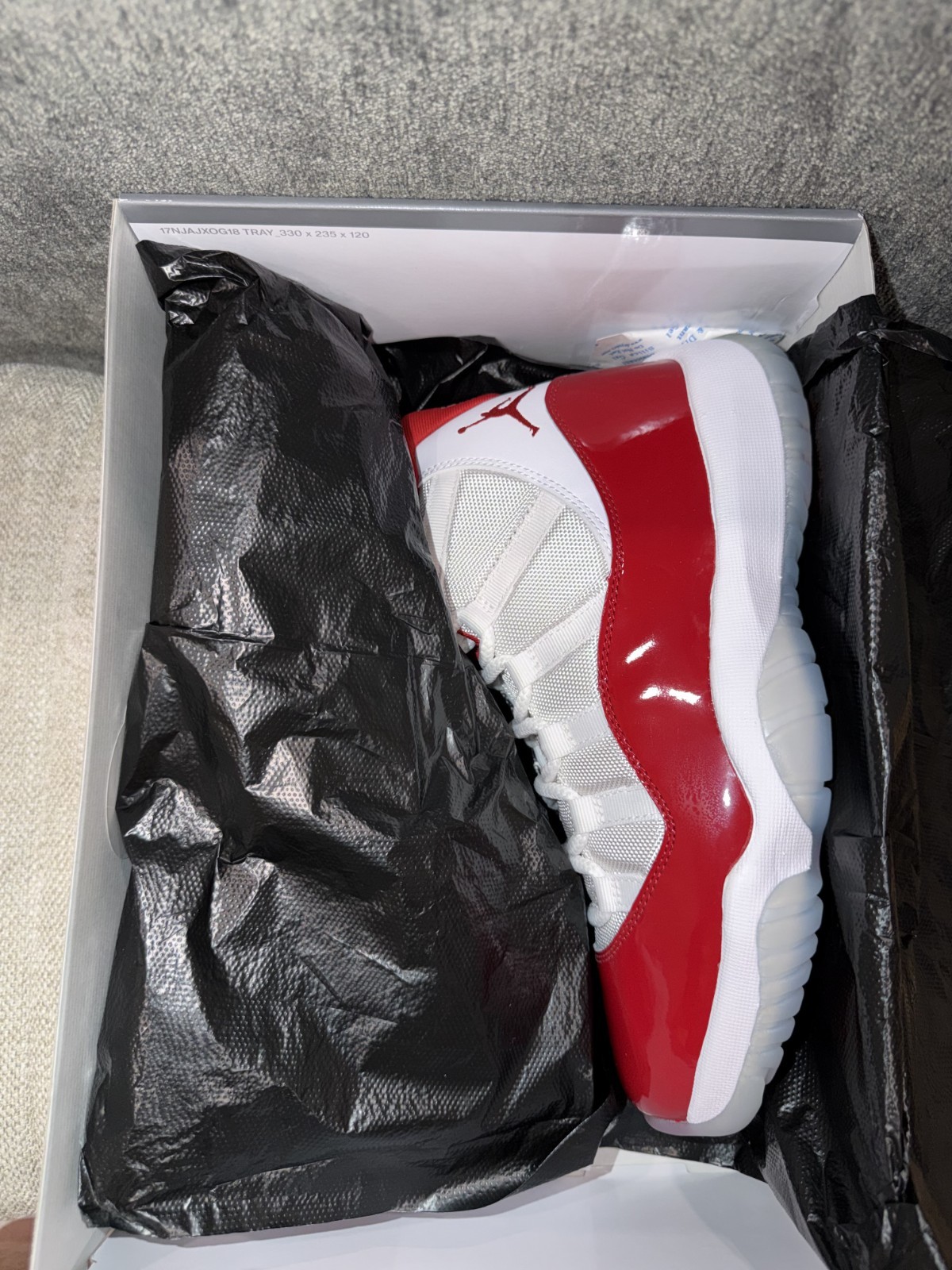 Air Jordan 11 Retro Cherry 2022 White Varsity Red CT8012-116 Men’s 8.5 NEW