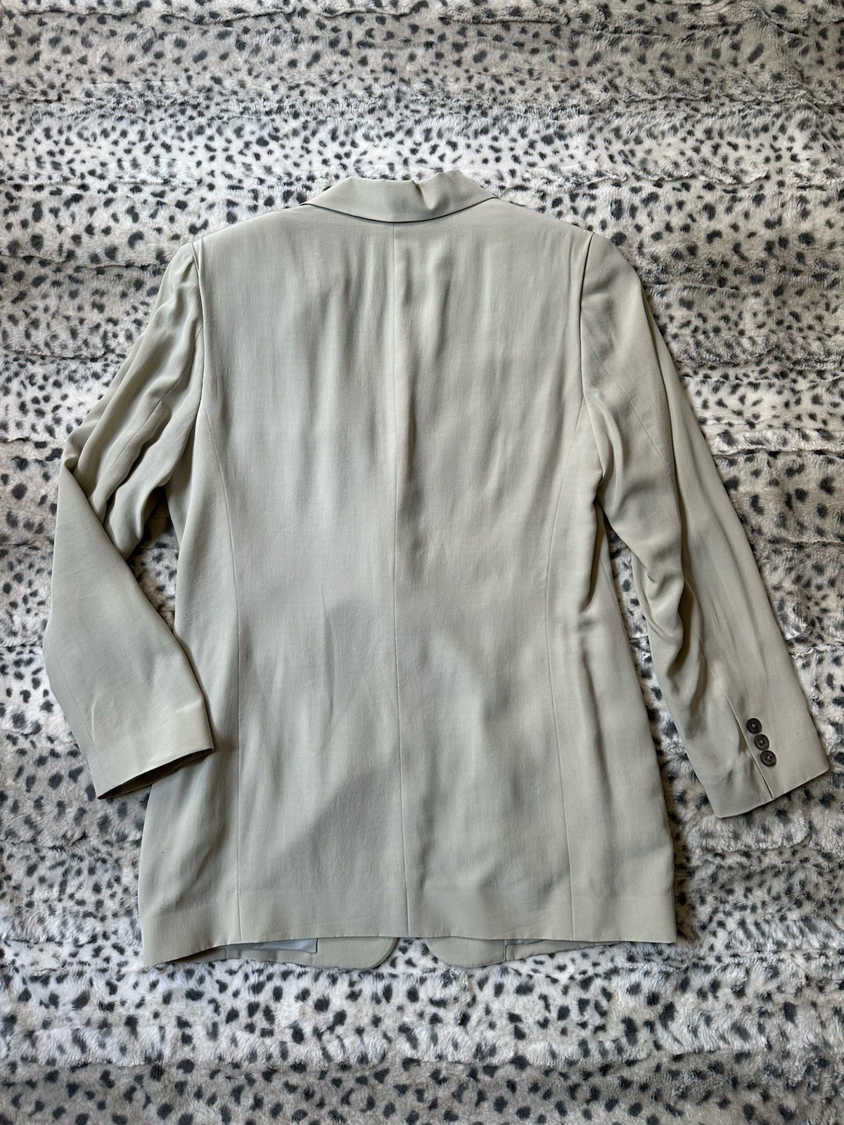 Vintage 1990s DKNY 100% Silk Beige Long Blazer Jacket sz 6