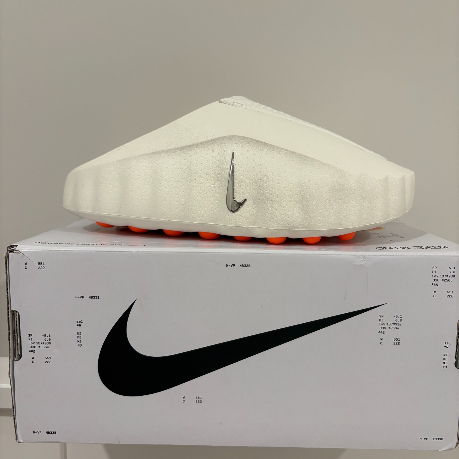 NWT Nike Mind 001 Sail Hyper Crimson Size 7 women / 5.5M HQ4309-100 Authentic