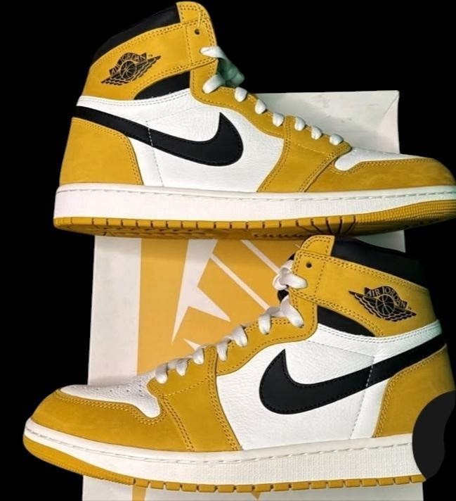 Jordan Air Jordan 1 High Top Yellow/White/Black Leather Lace-Up Sneakers NIB