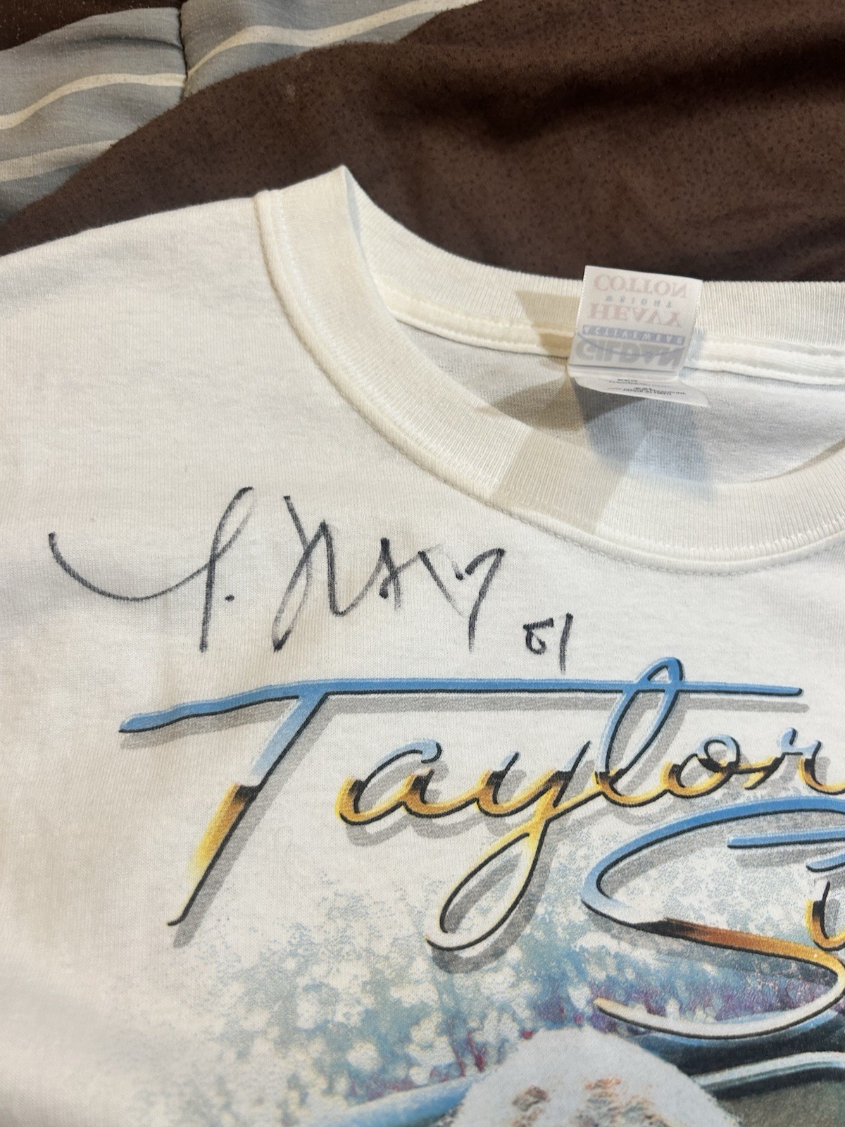 Signed Taylor Swift Graphic T-Shirt 2XL…Was signed at 2007 CMA Fest…Never worn.
