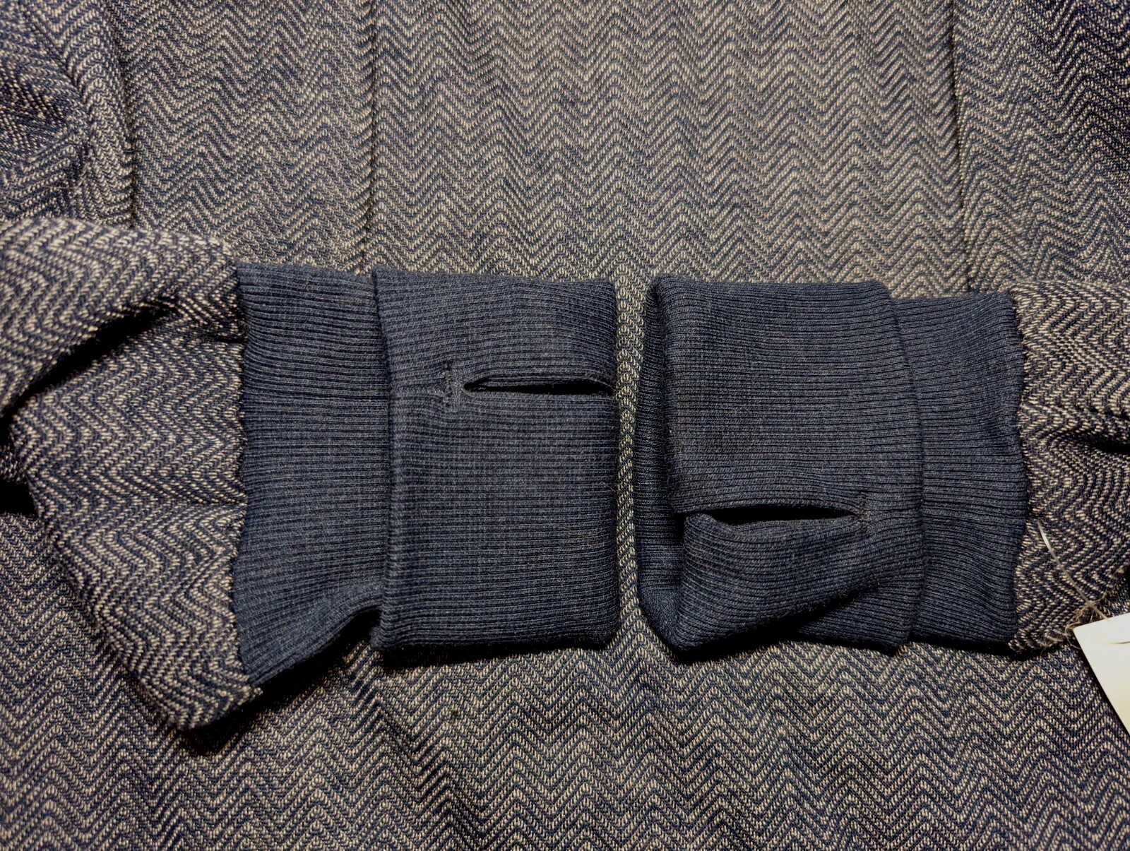 AVIA Blue Sweatshirt HERRINGBONE Pullover THUMB HOLES Athletic Size Small NWT