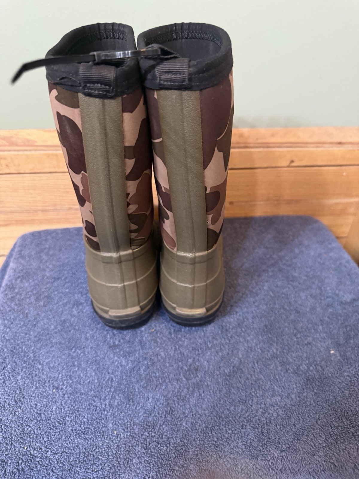 Waterproof Kids Size 3 D Rubber Pvc Boots By Magellan Gently Used.